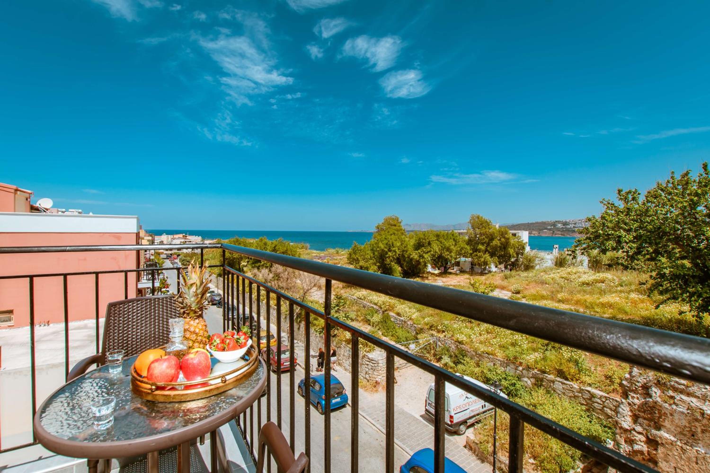 Family Room with Side Sea View - Photo 17