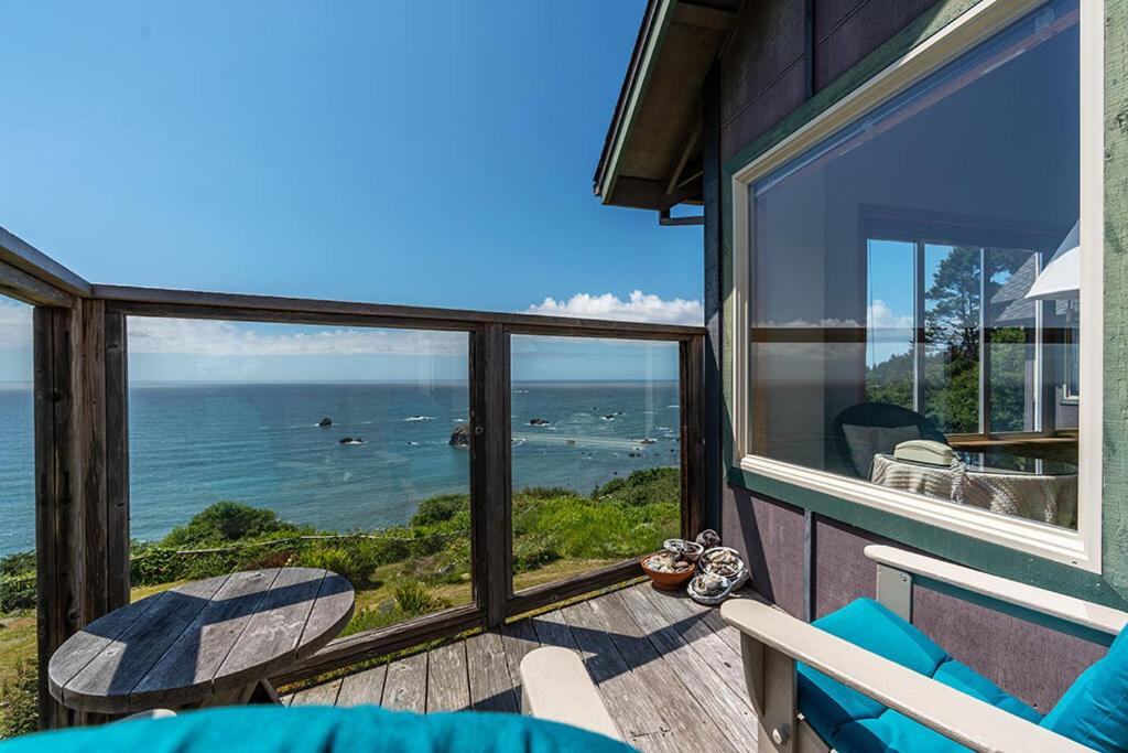 Deluxe Suite with Sea View photo 3