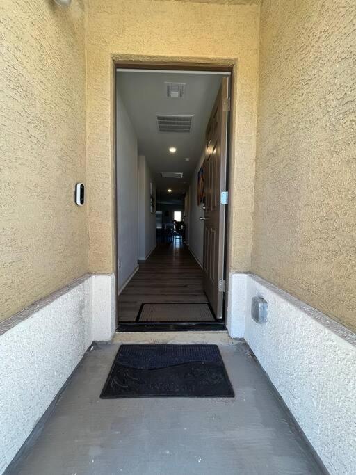 Four-Bedroom House photo 3