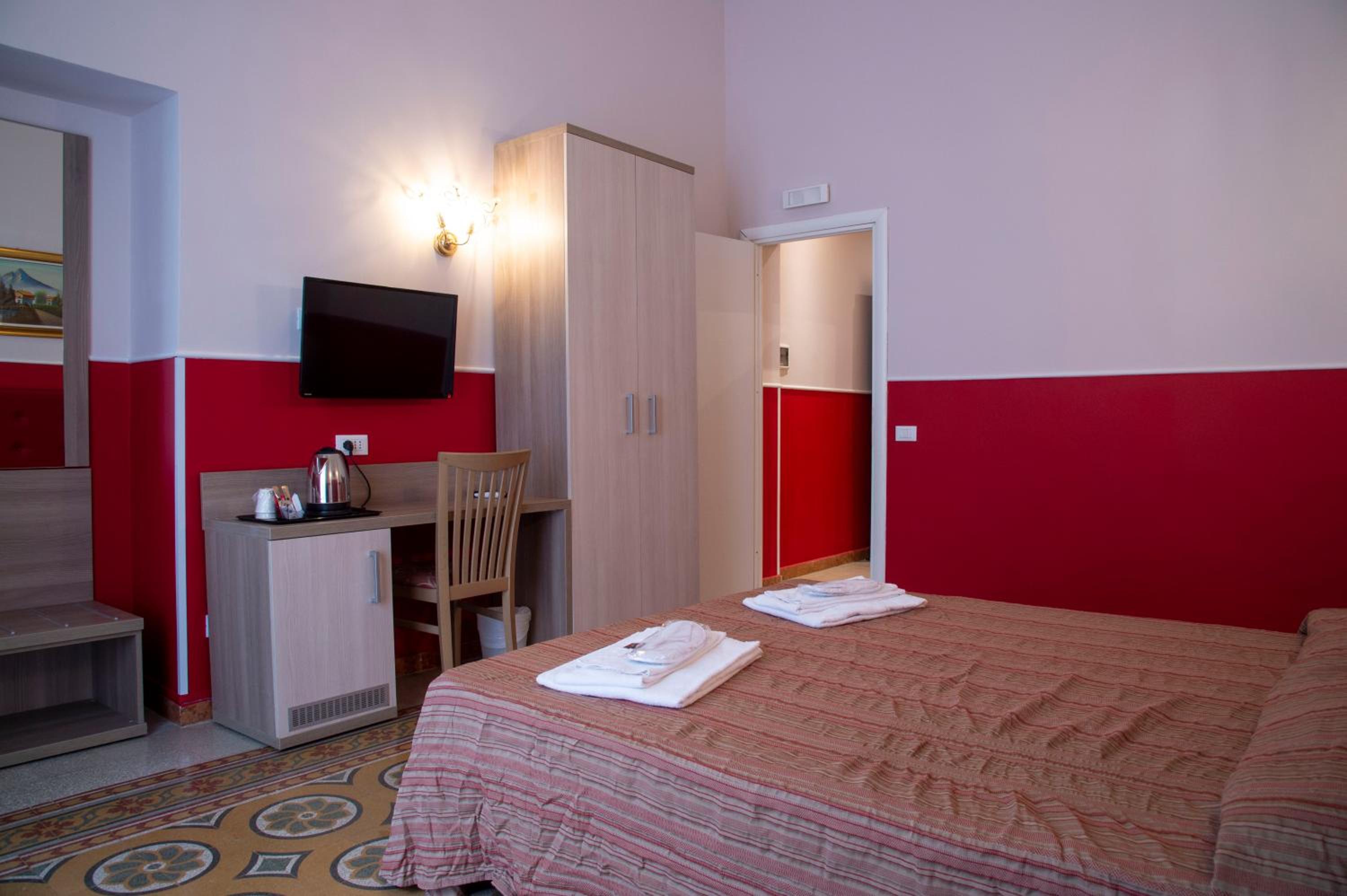 Triple Room with Private Bathroom photo 2
