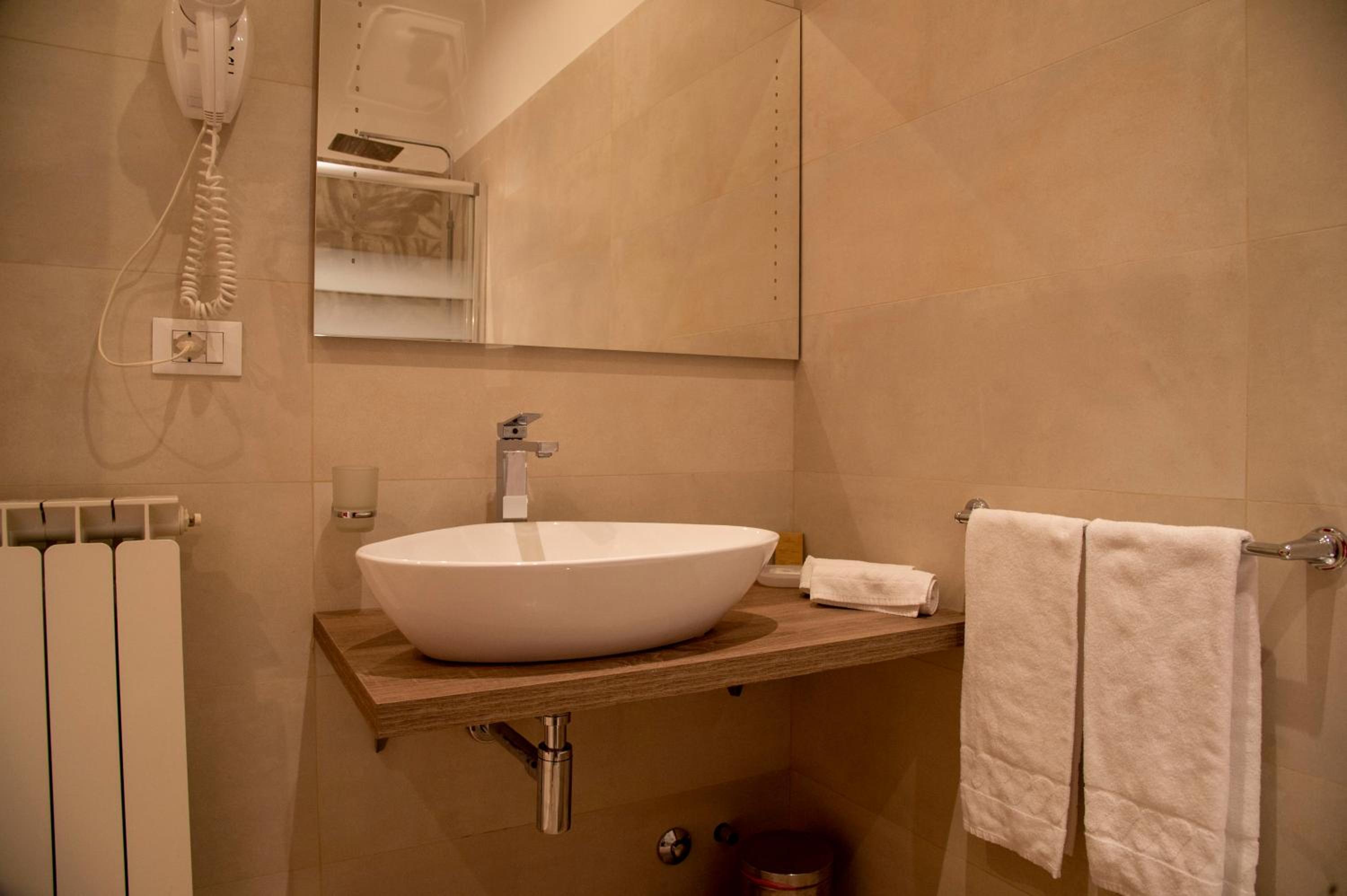 Triple Room with Private Bathroom photo 3