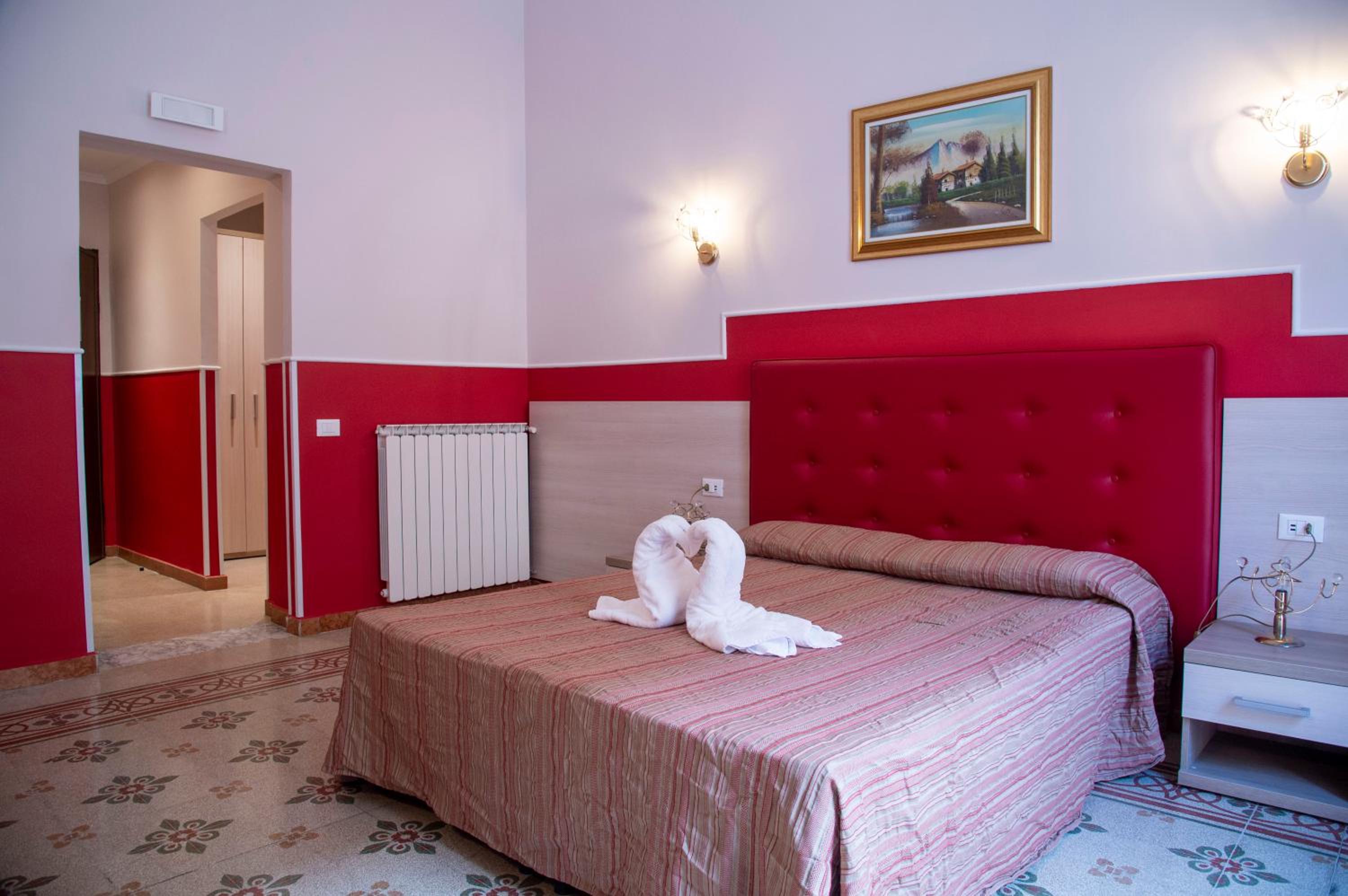 Deluxe Double or Twin Room photo 1