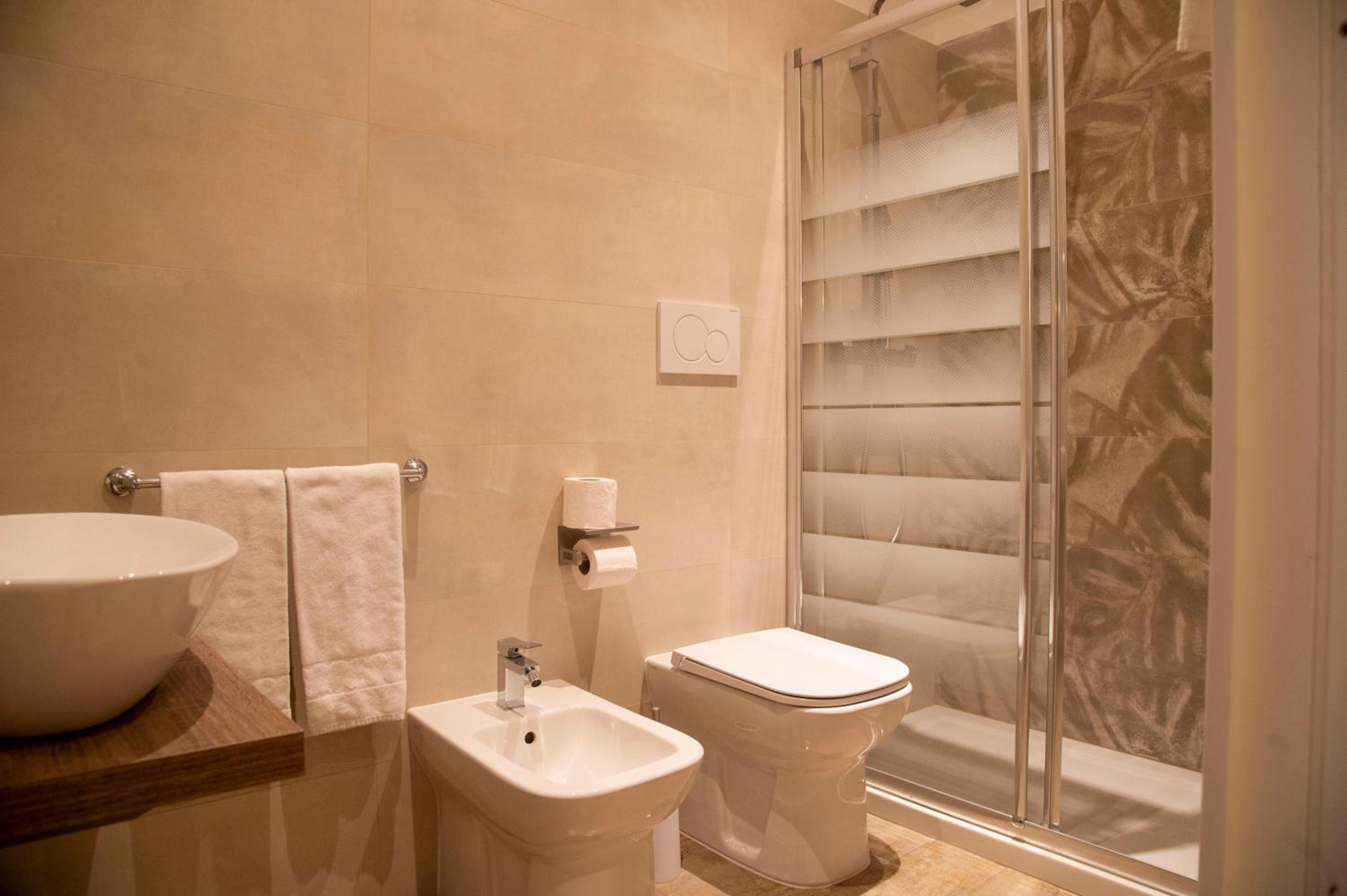 Deluxe Double or Twin Room photo 3