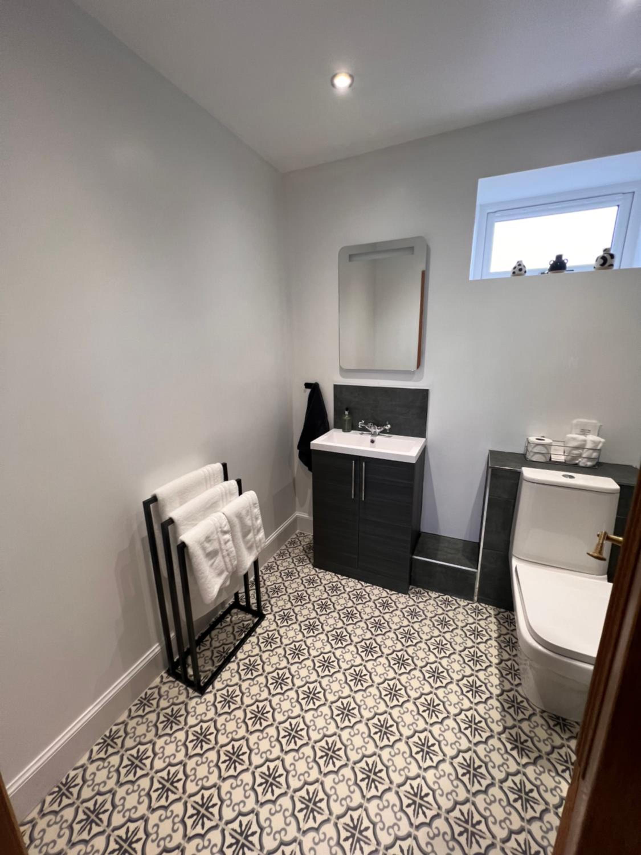 Deluxe Double or Twin Room with Sea View - Photo 8