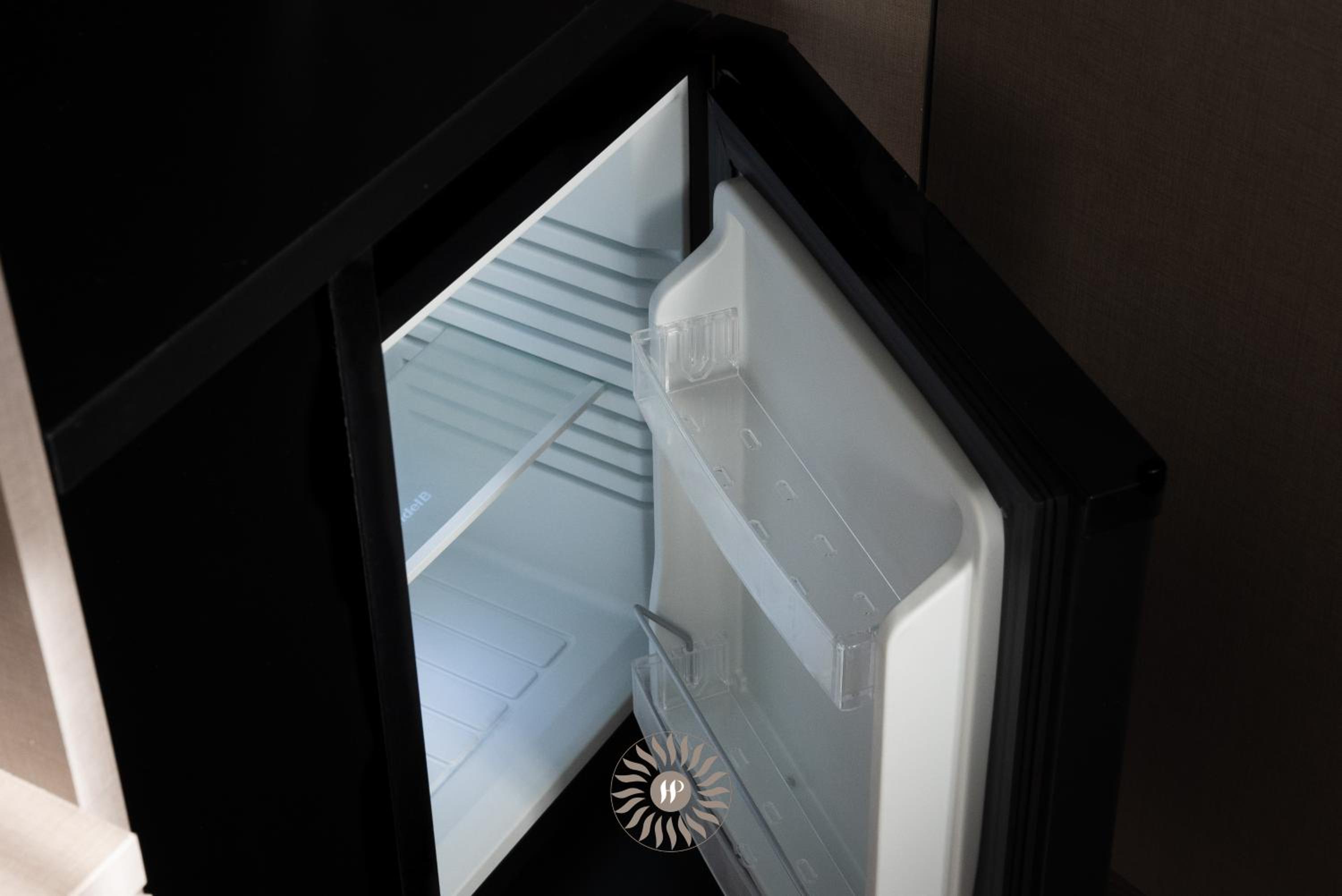 Superior Double Room With Balcony and Partial Lake View - Photo 14