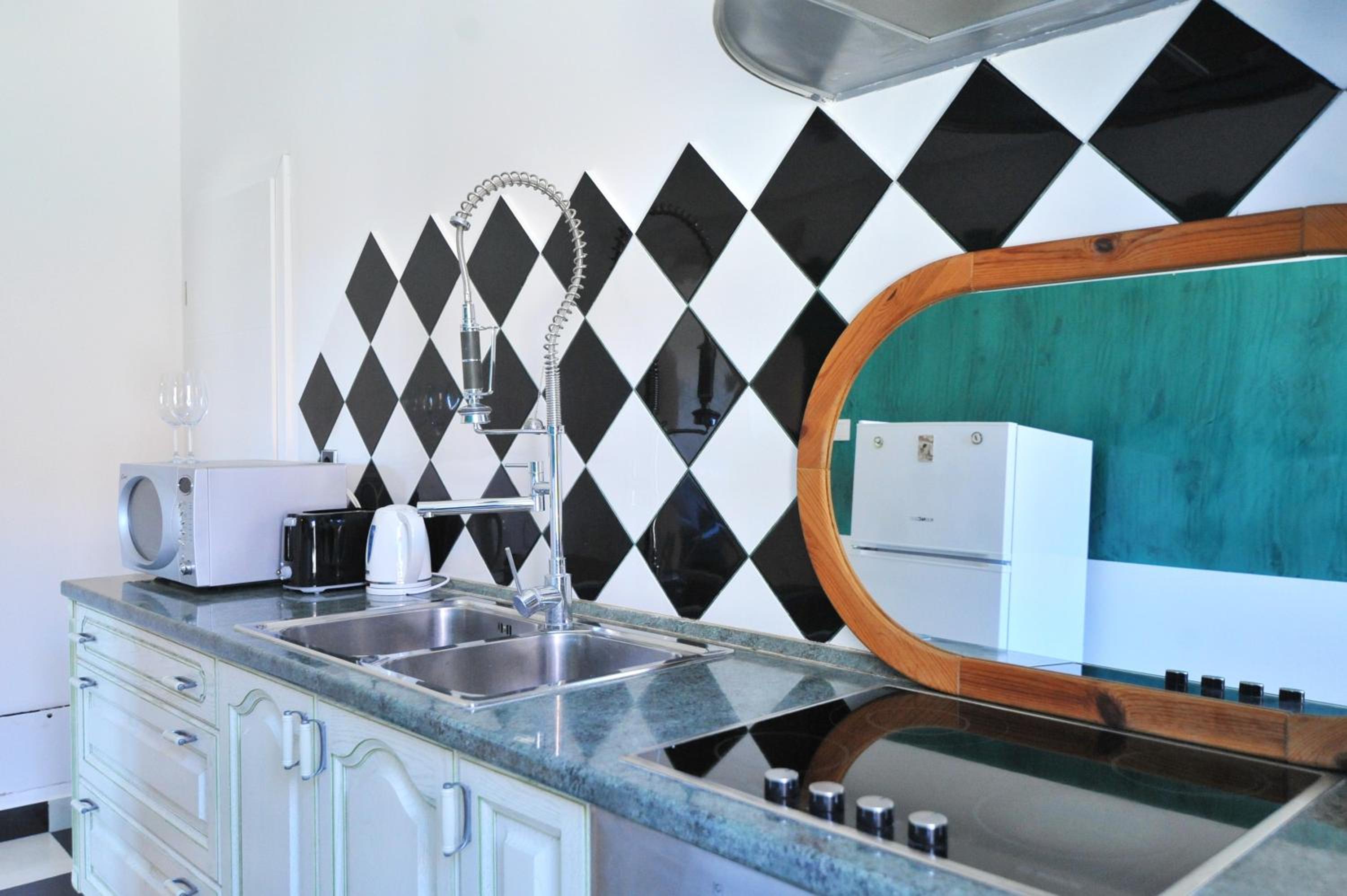 One-Bedroom Apartment - Photo 40