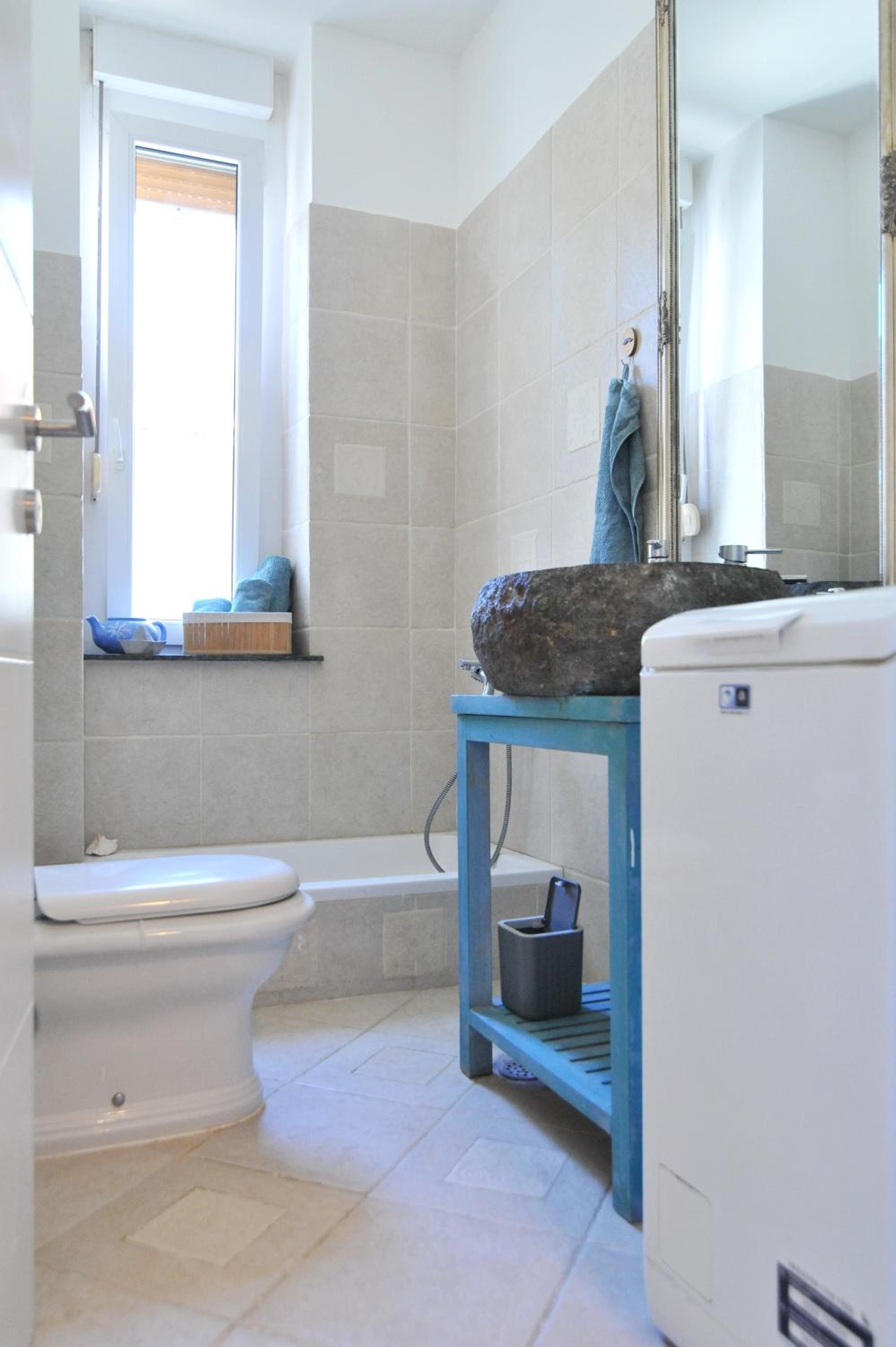 One-Bedroom Apartment - Photo 32