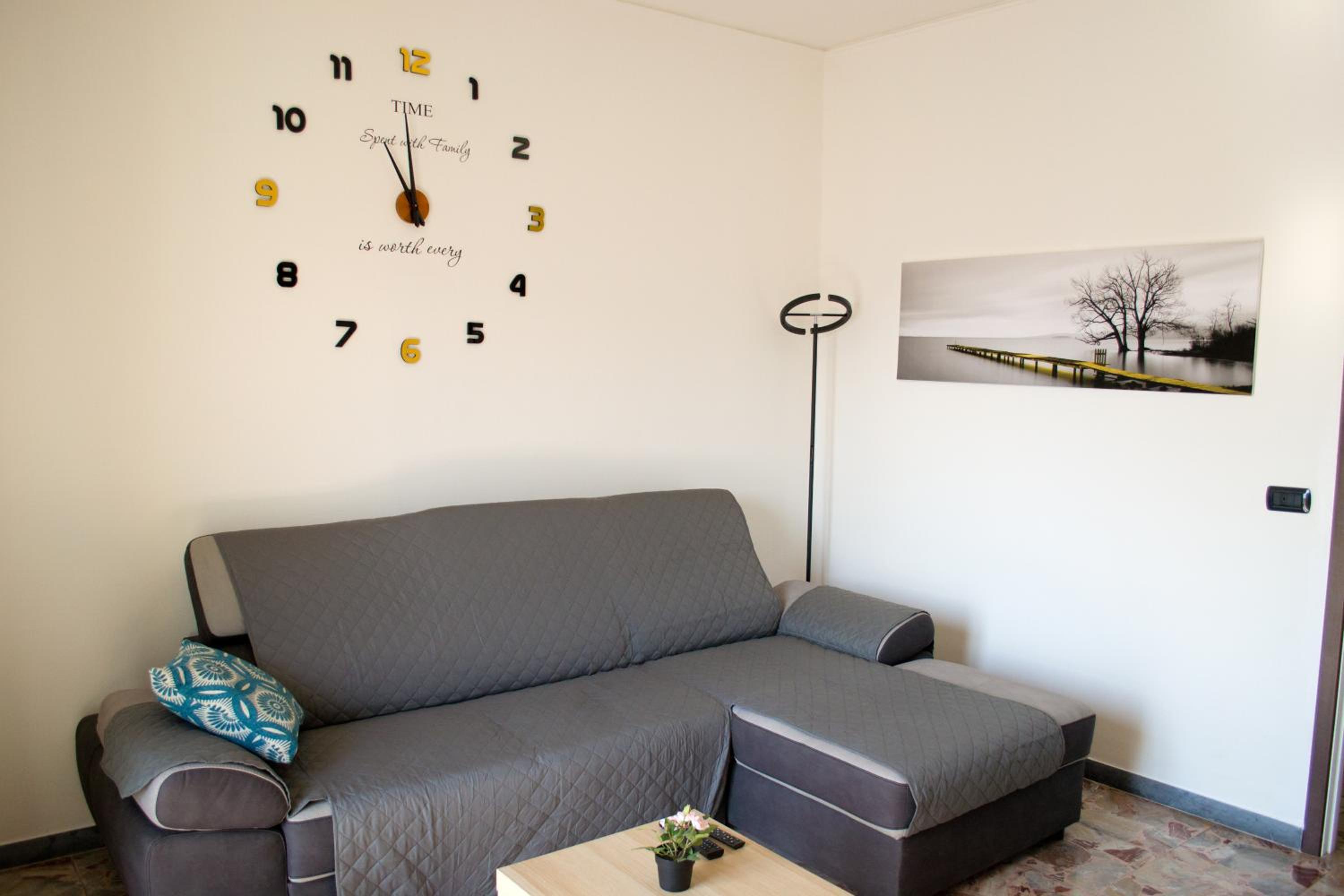 Two-Bedroom Apartment with Terrace photo 2