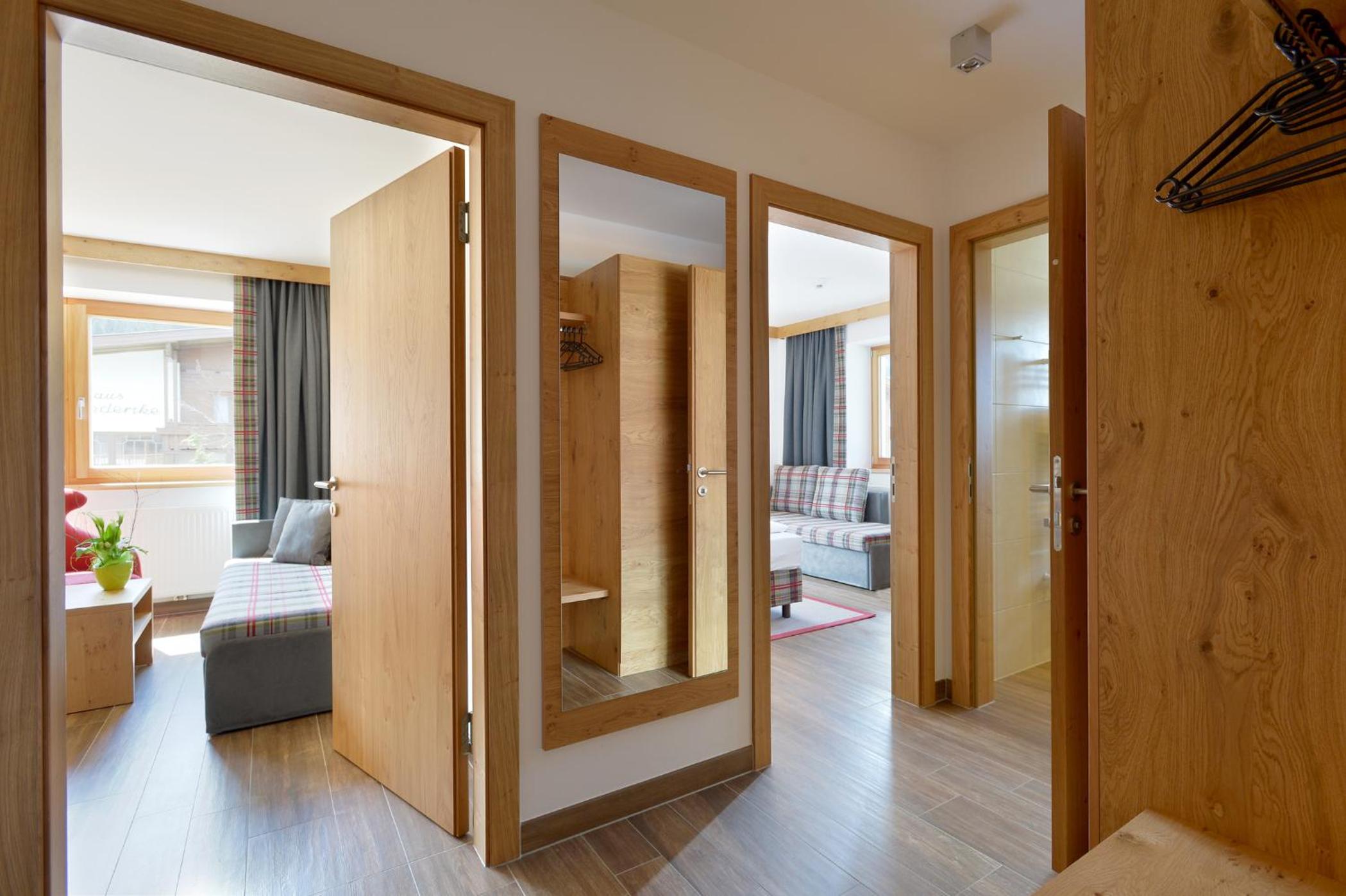 Large Two-Bedroom Apartment (6 Adults) photo 2
