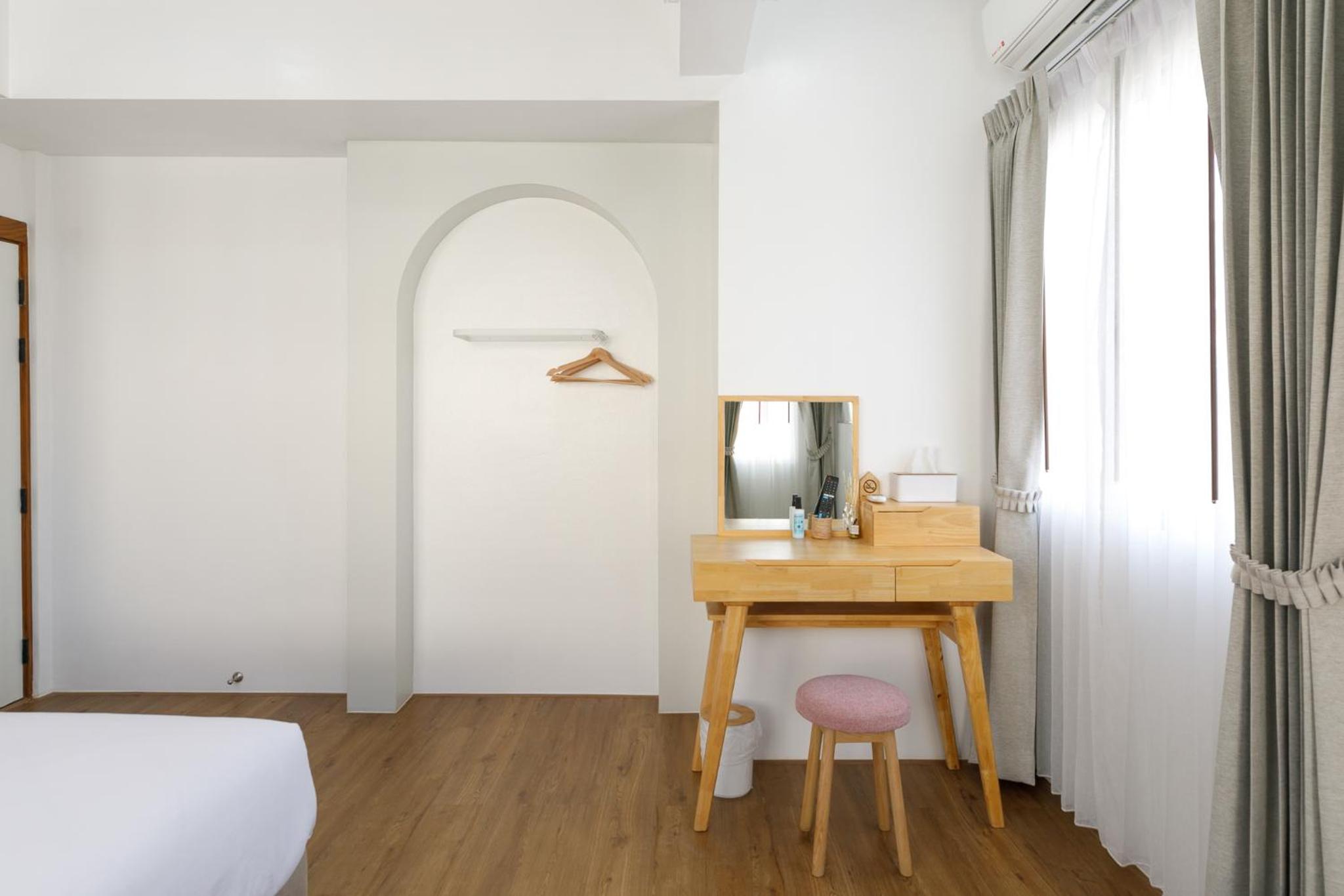 Family Room - Photo 10