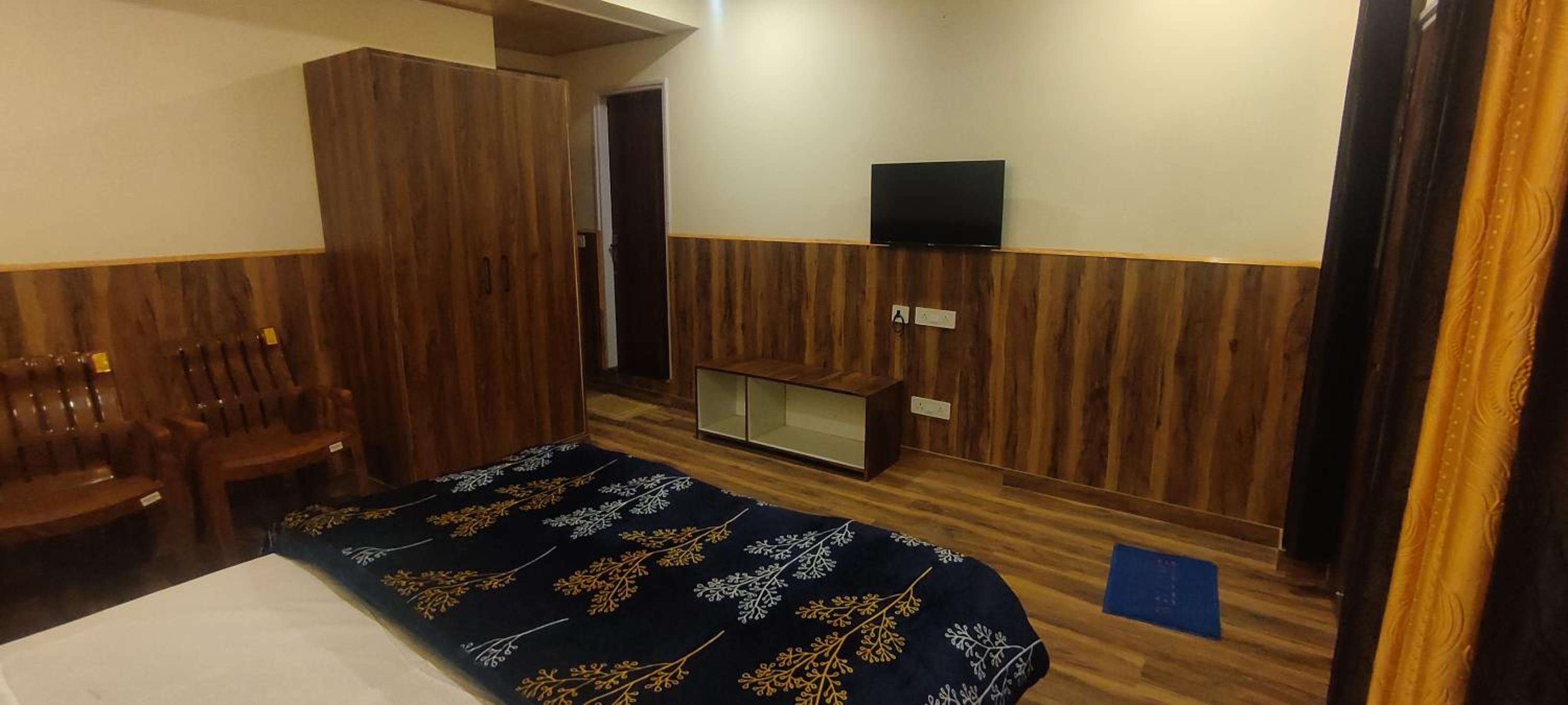 Deluxe Family Room photo 3