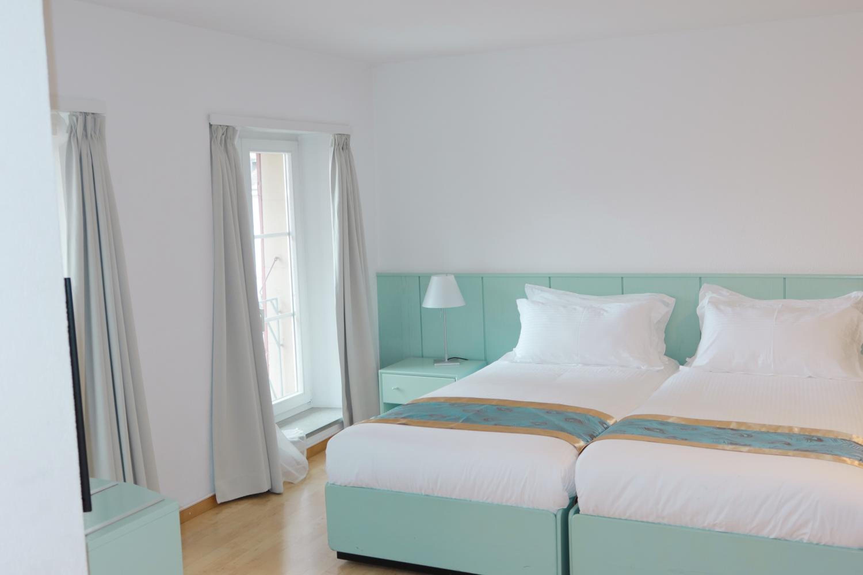 Superior Suite - Photo 7