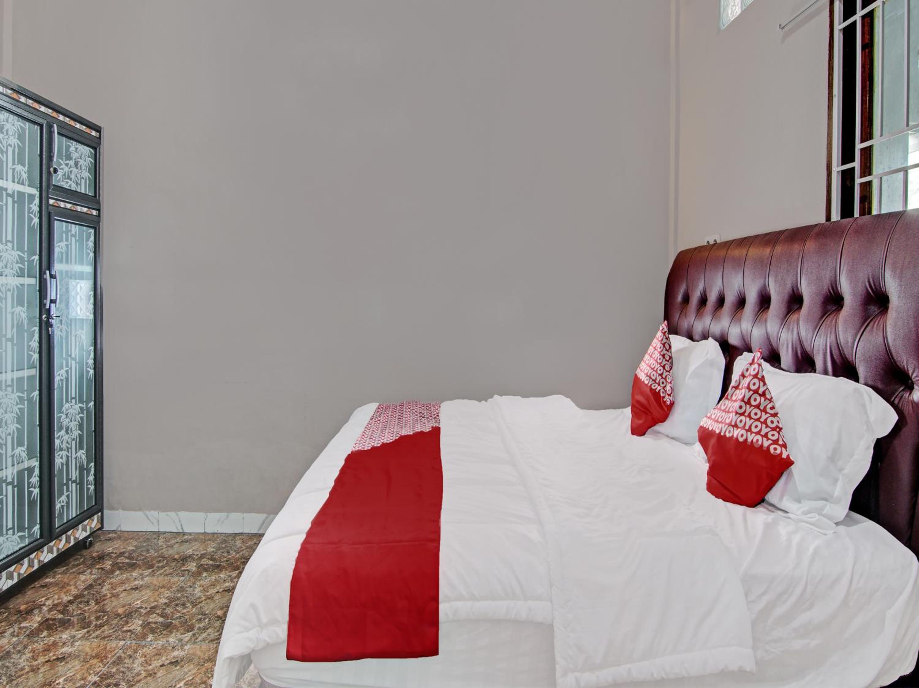 Deluxe Double Room - Photo 14