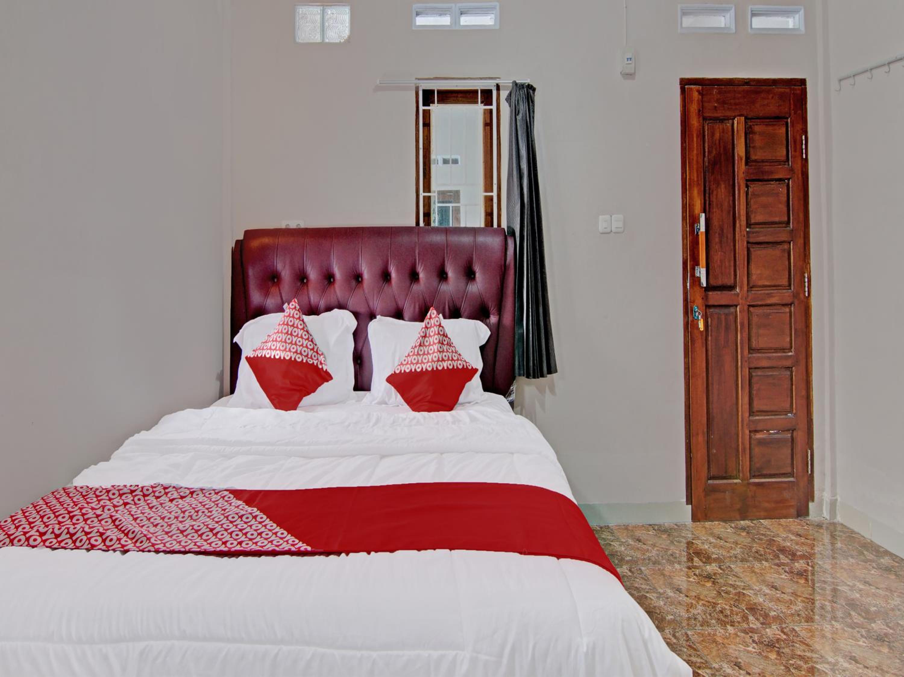 Deluxe Double Room - Photo 9
