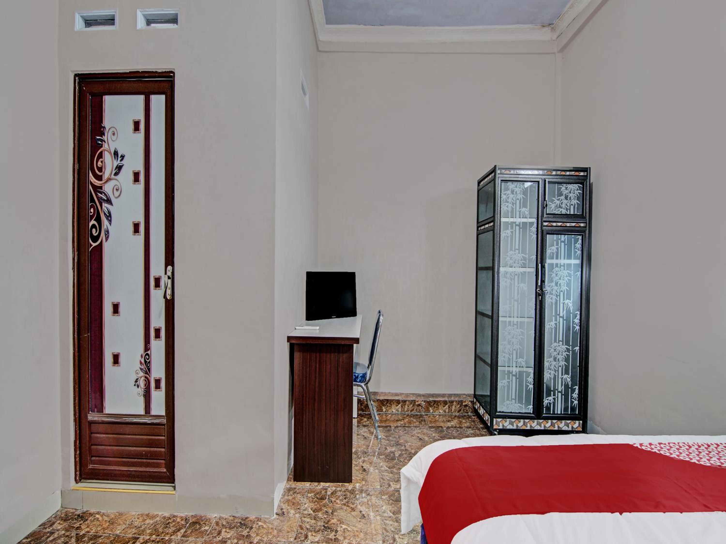 Deluxe Double Room - Photo 10