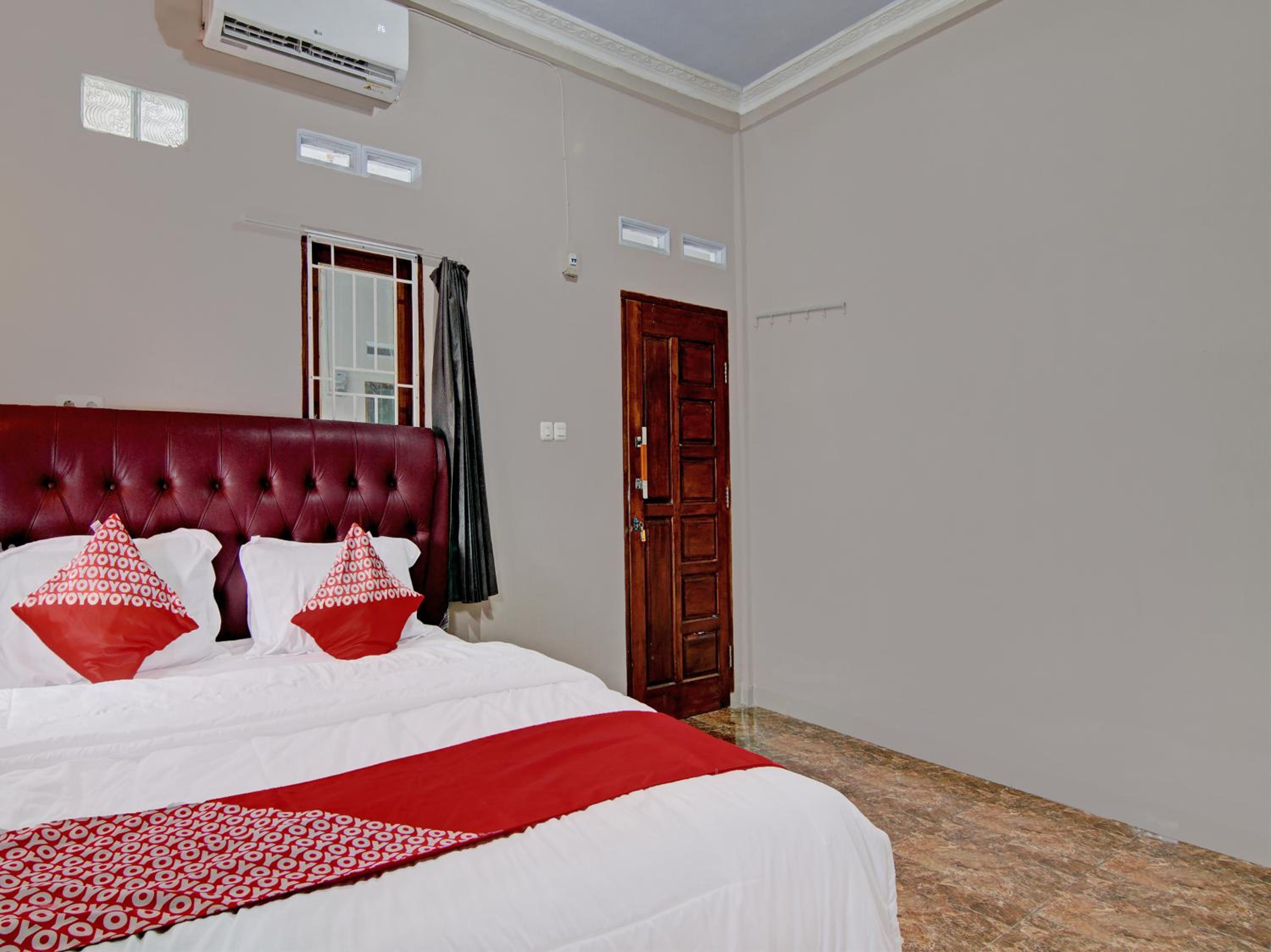 Deluxe Double Room - Photo 11