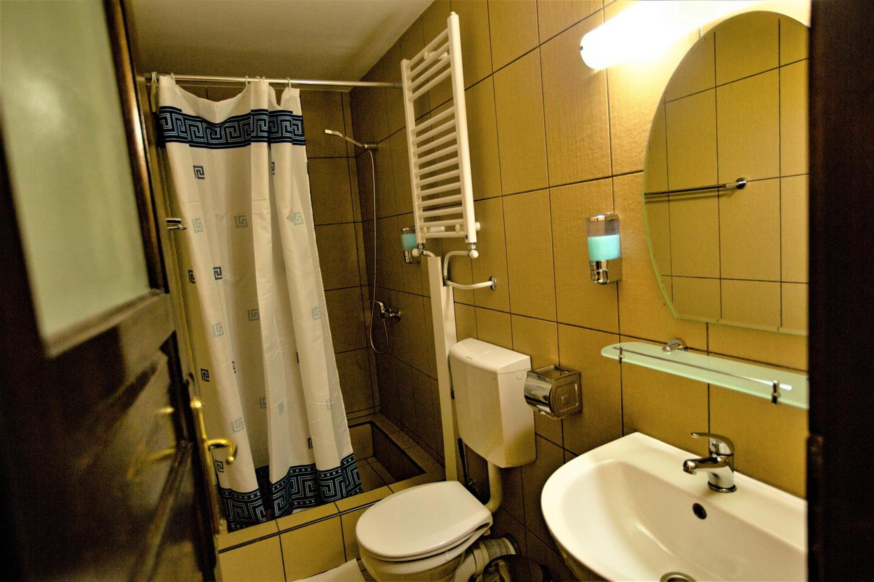 Standard Twin Room with Mountain View photo 3