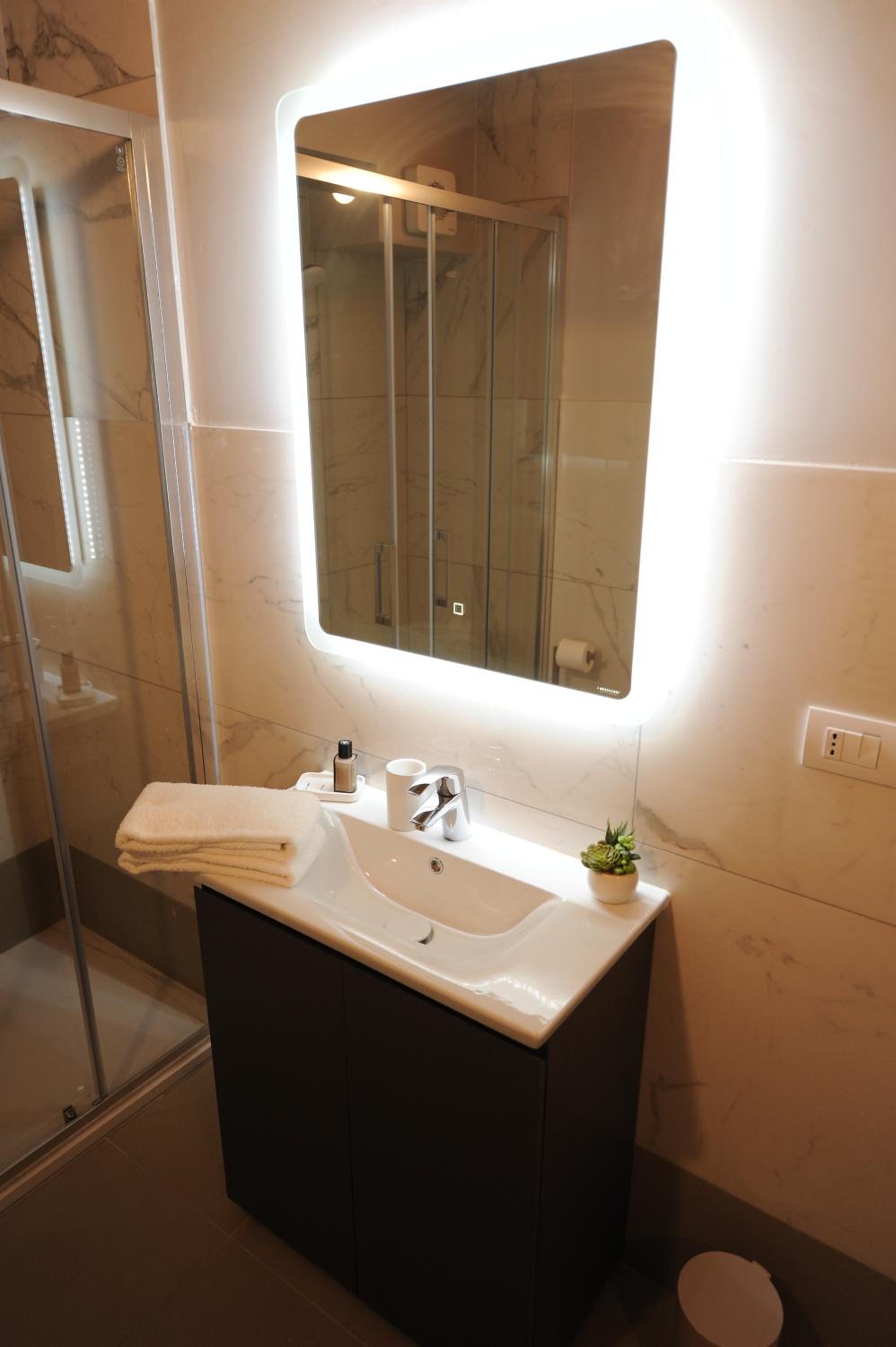 Two-Bedroom Apartment - Photo 24