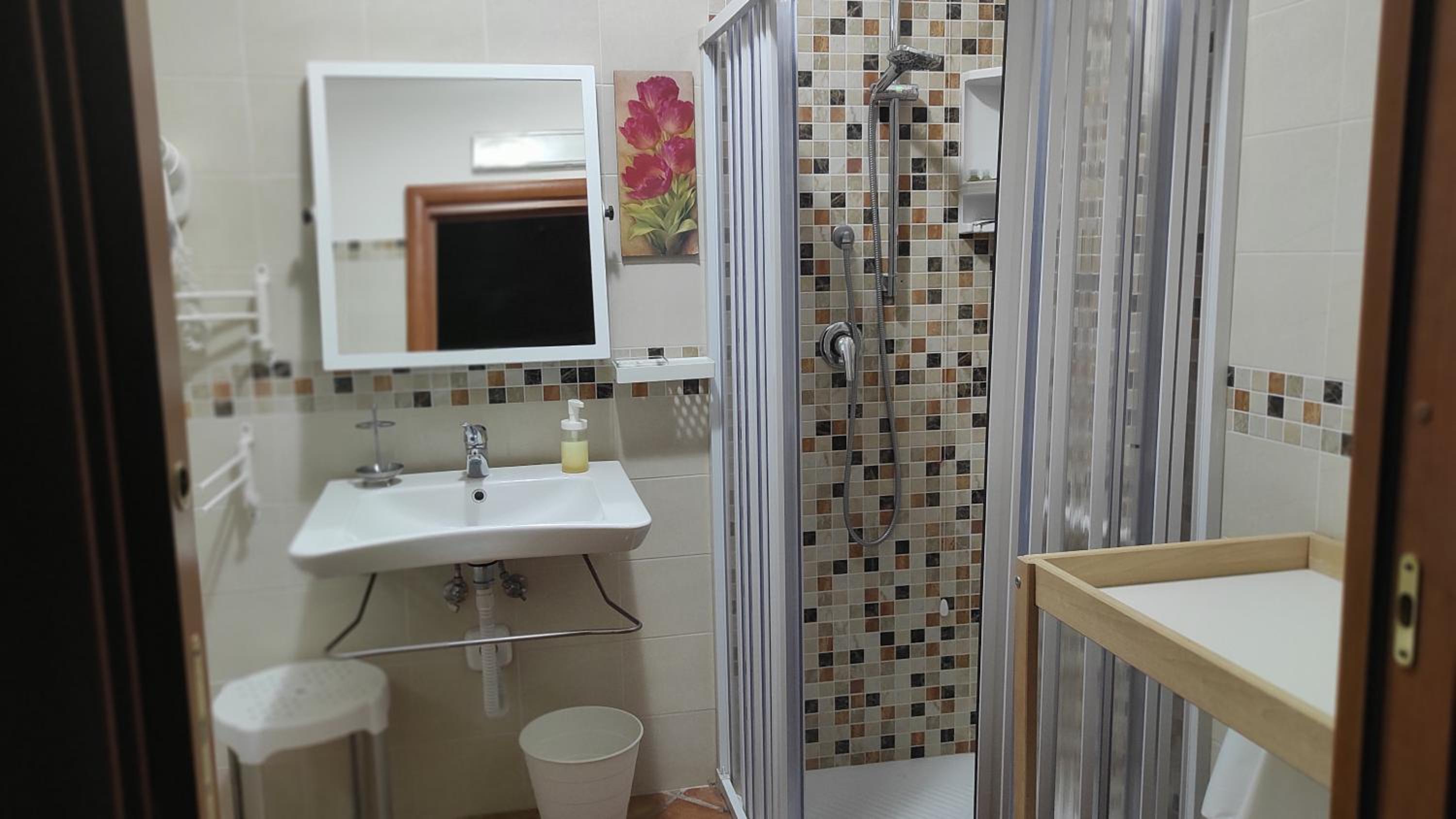 Double Room with Garden View - Photo 13