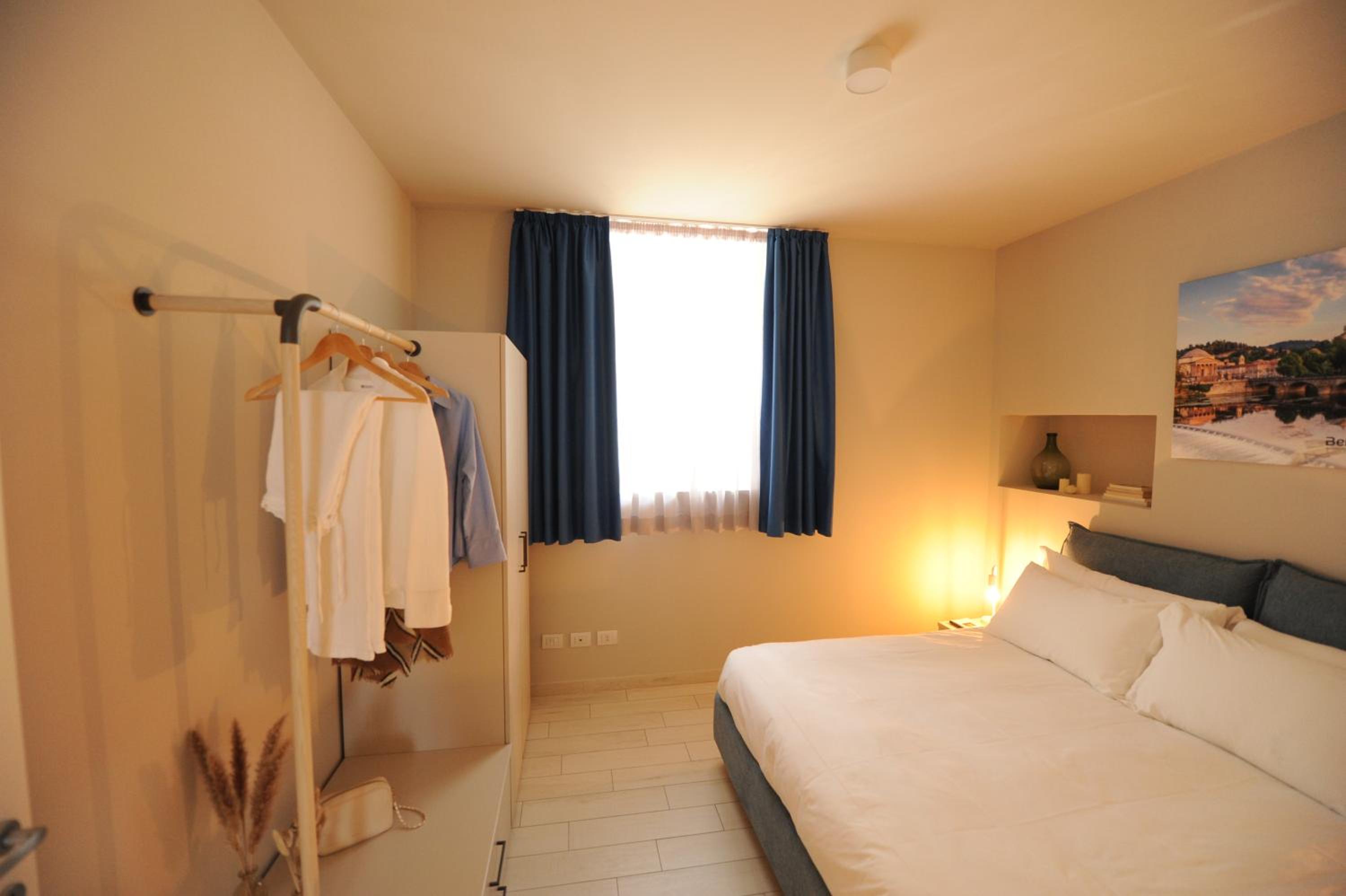 One-Bedroom Apartment - Photo 9