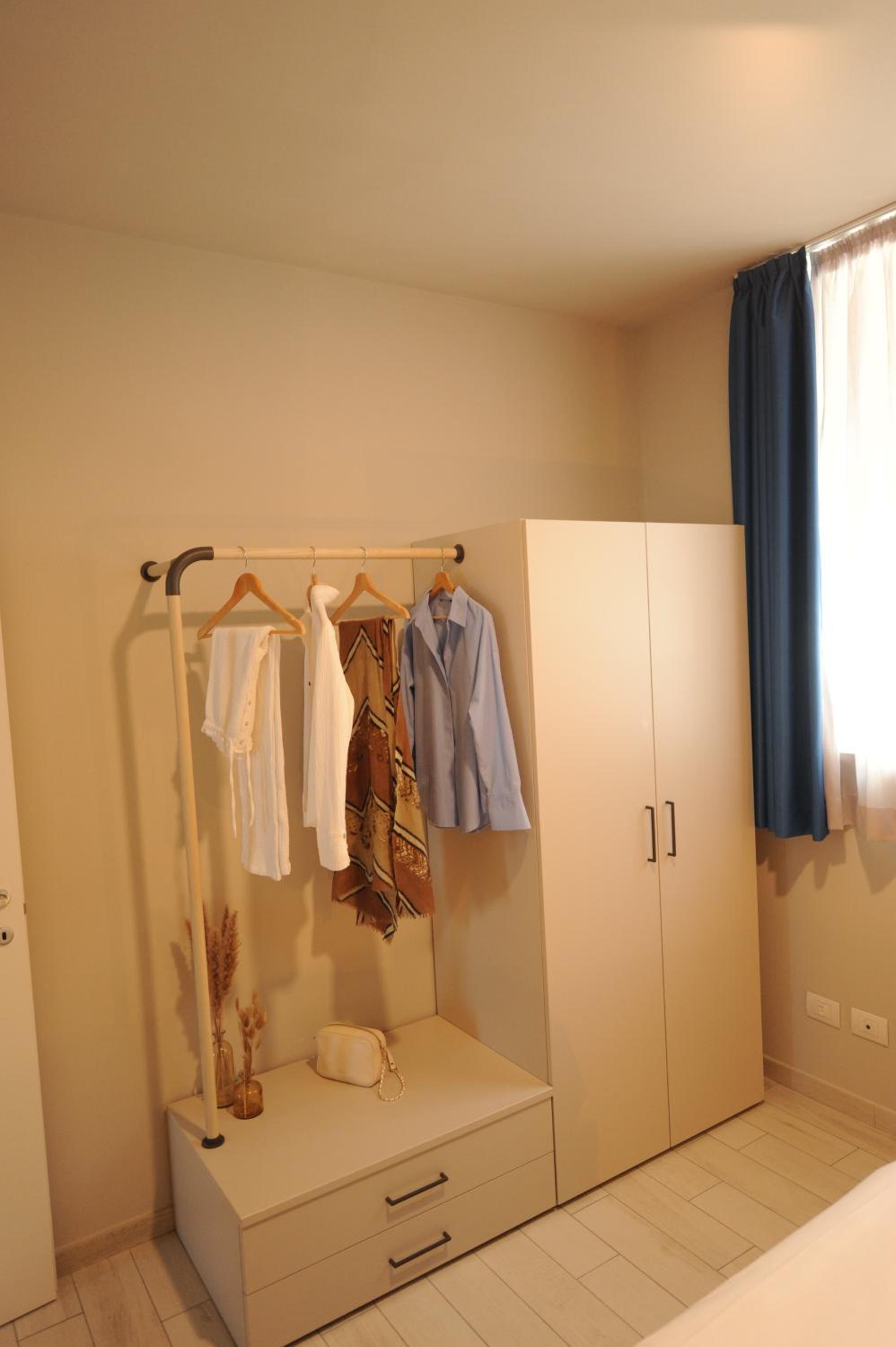 One-Bedroom Apartment - Photo 2