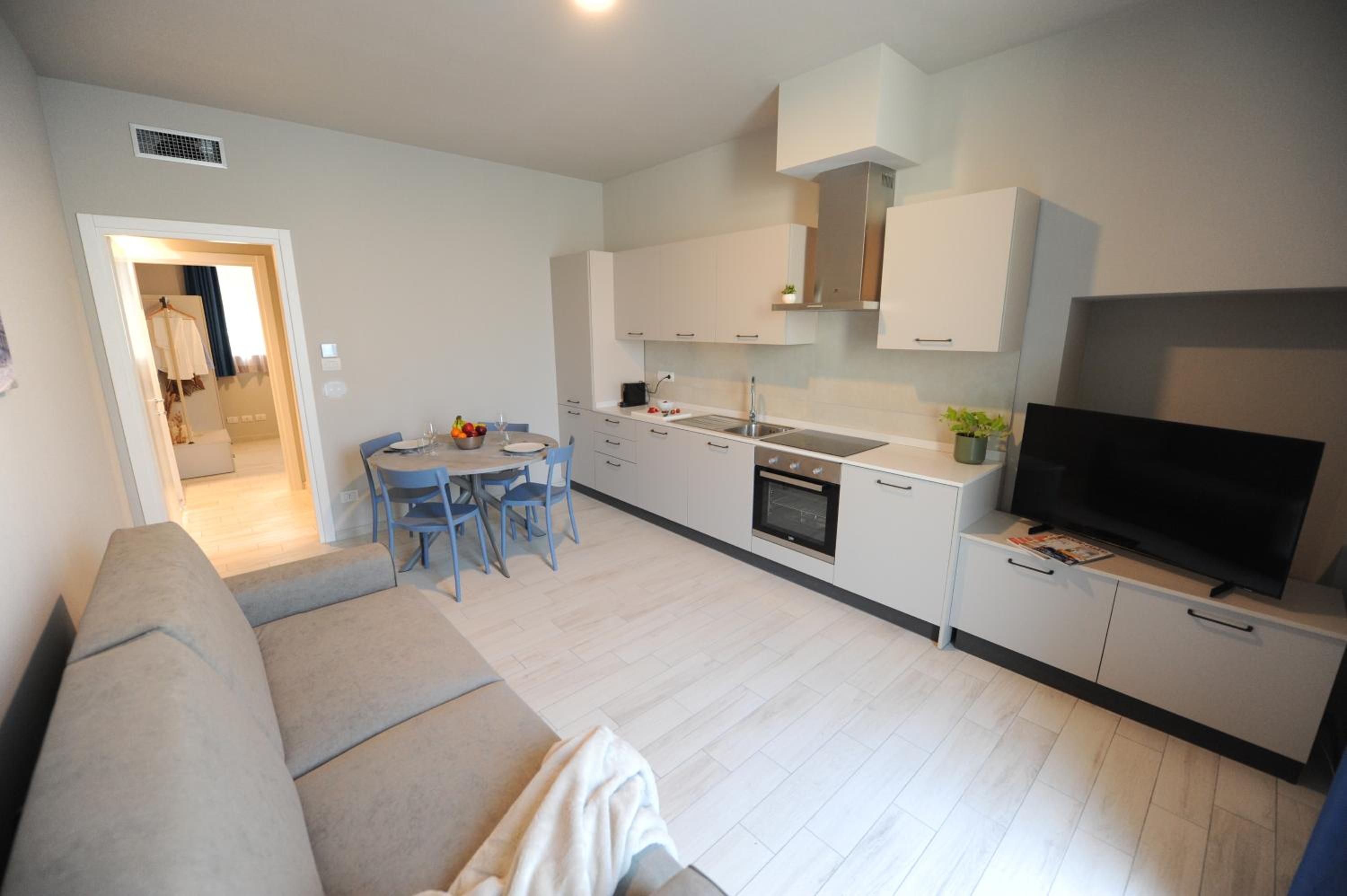 One-Bedroom Apartment - Photo 13