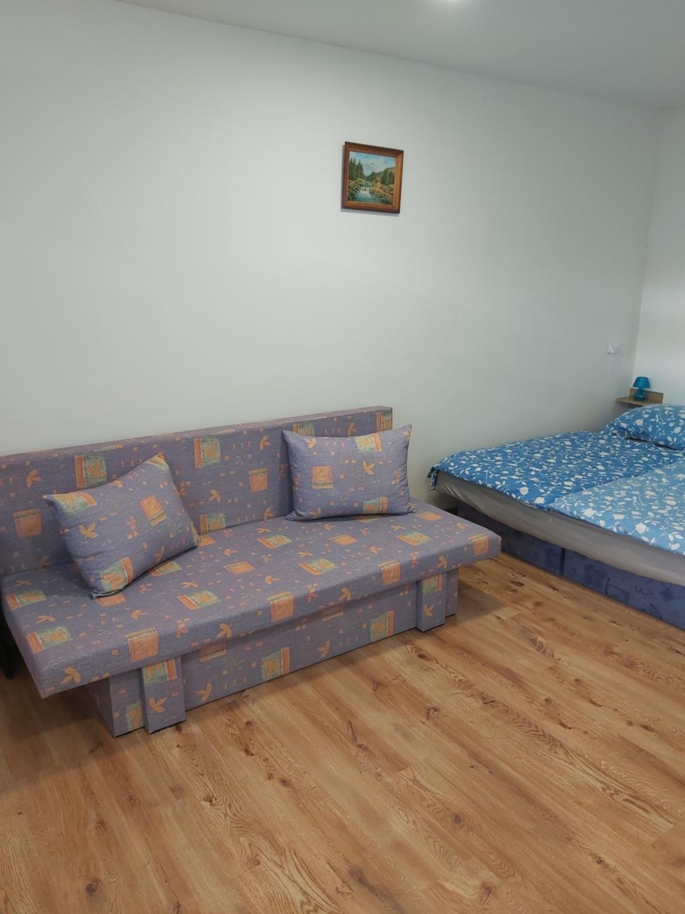Apartment with Terrace - Photo 11