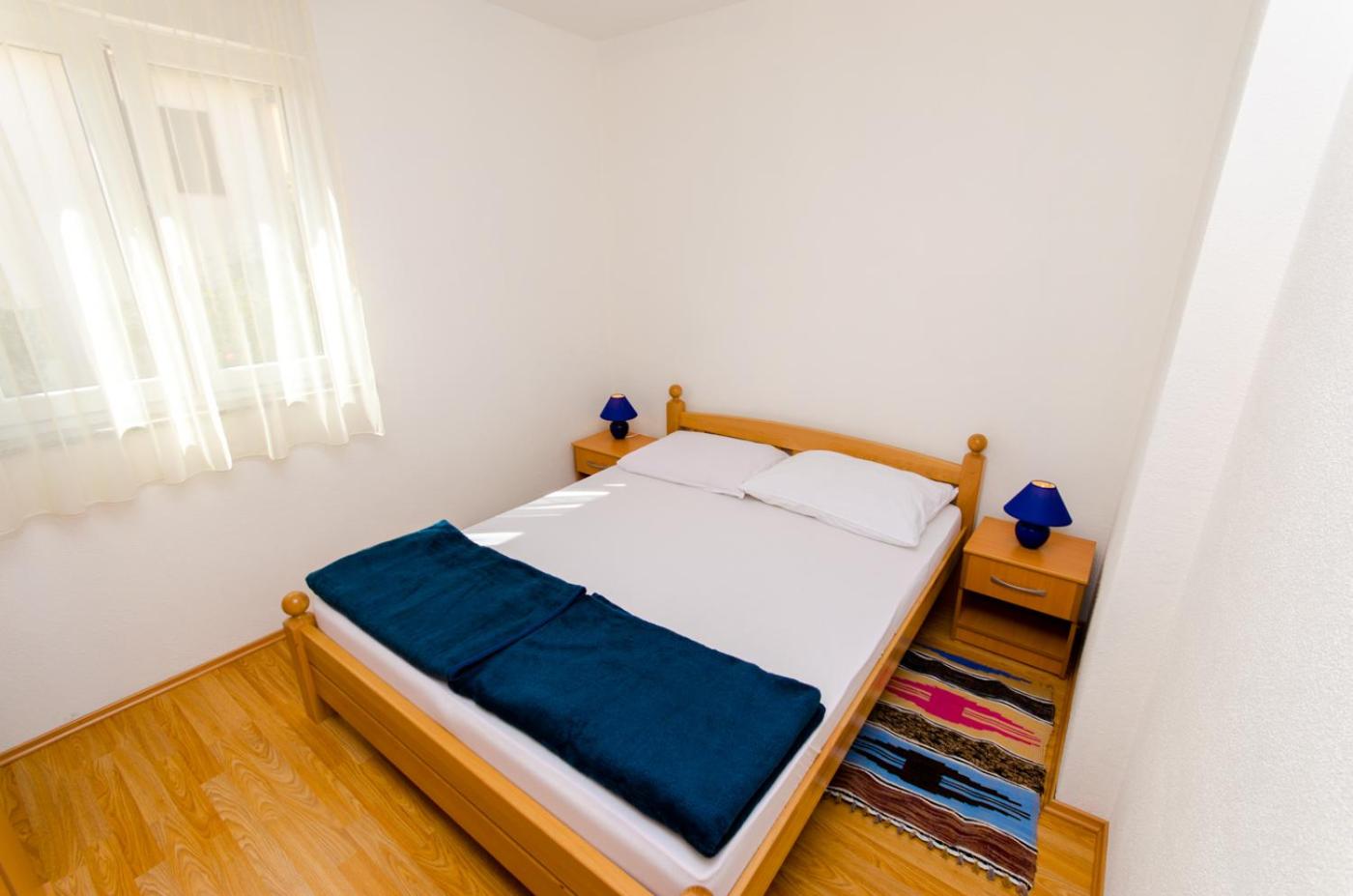 Apartment with Balcony photo 1