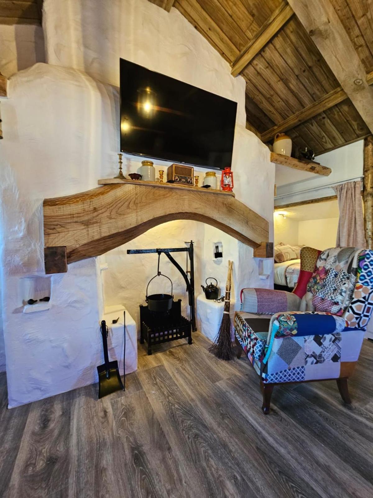 Two-Bedroom House photo 3