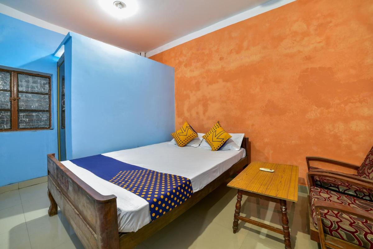 Standard Double Room with Fan photo 1