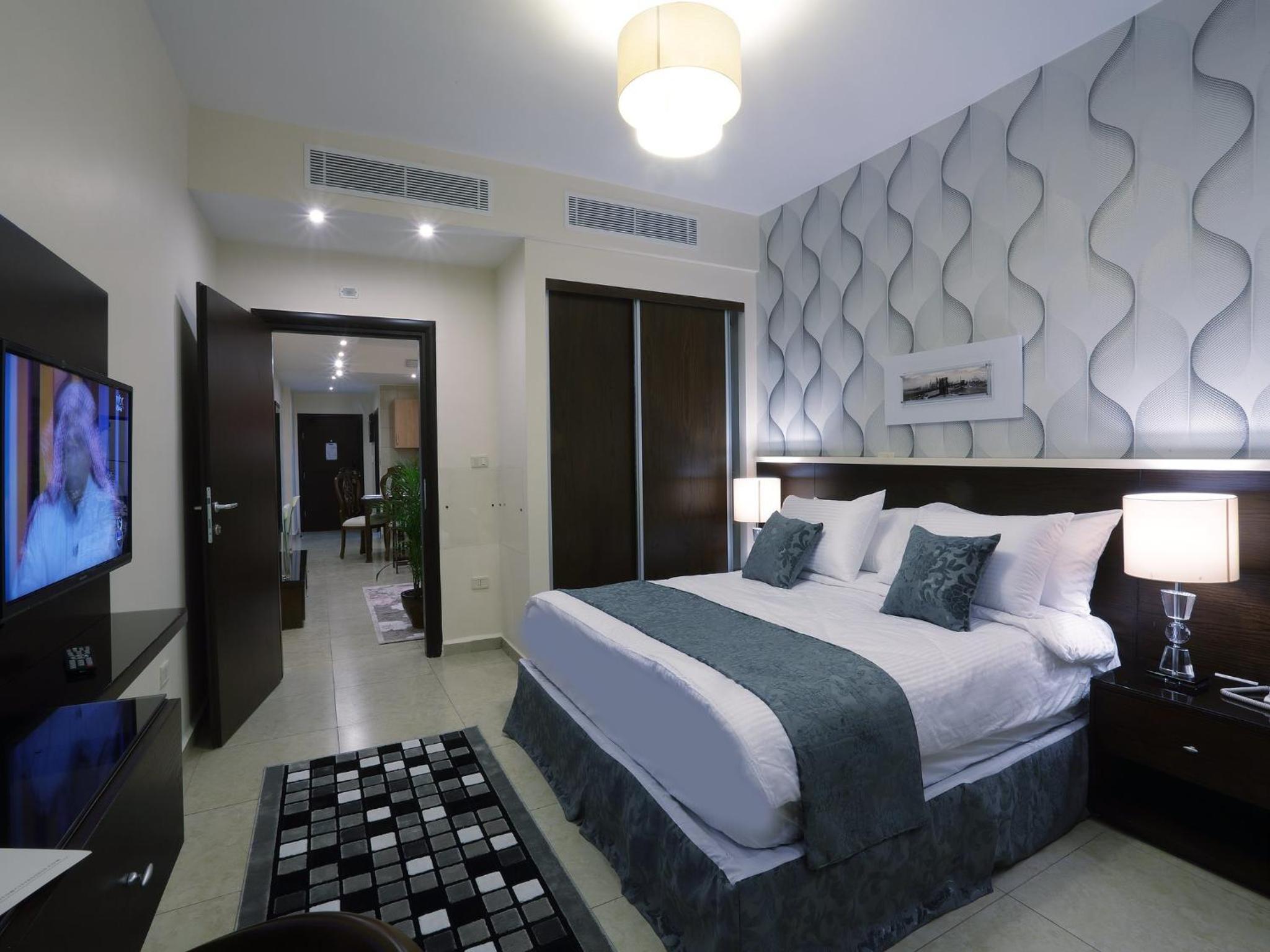 Standard King Suite photo 2