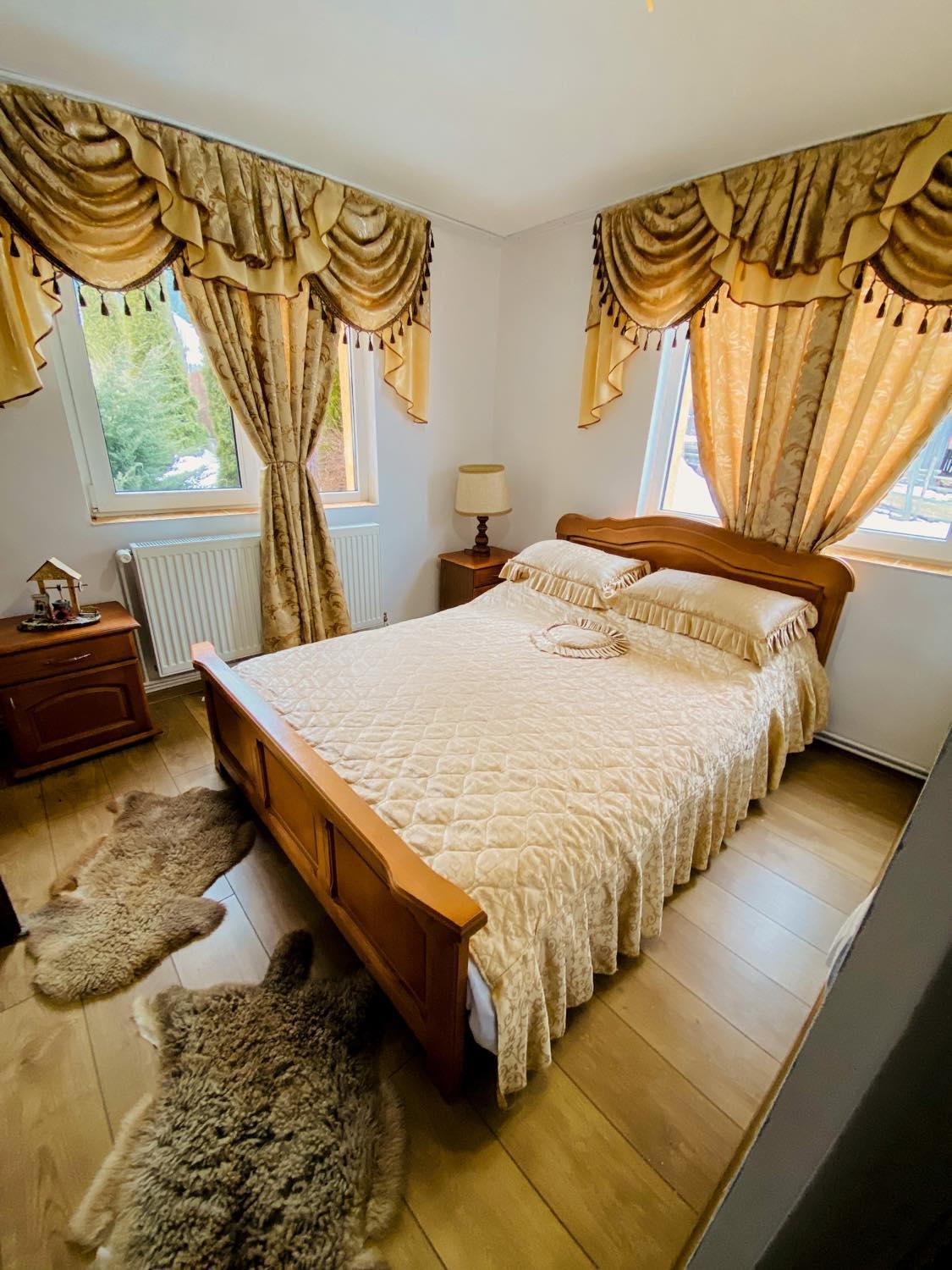 Seven-Bedroom House photo 1