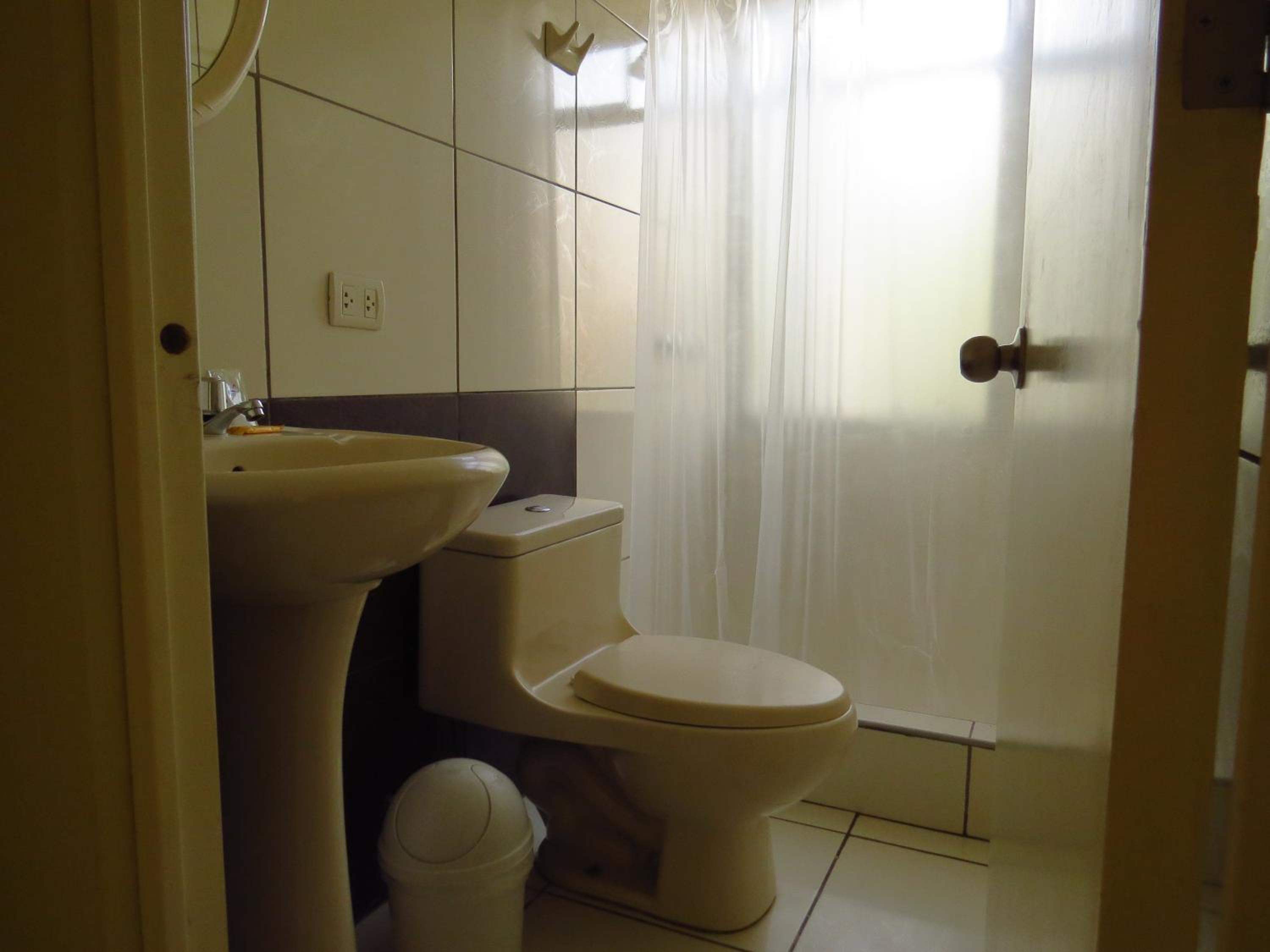Budget Twin Room photo 3