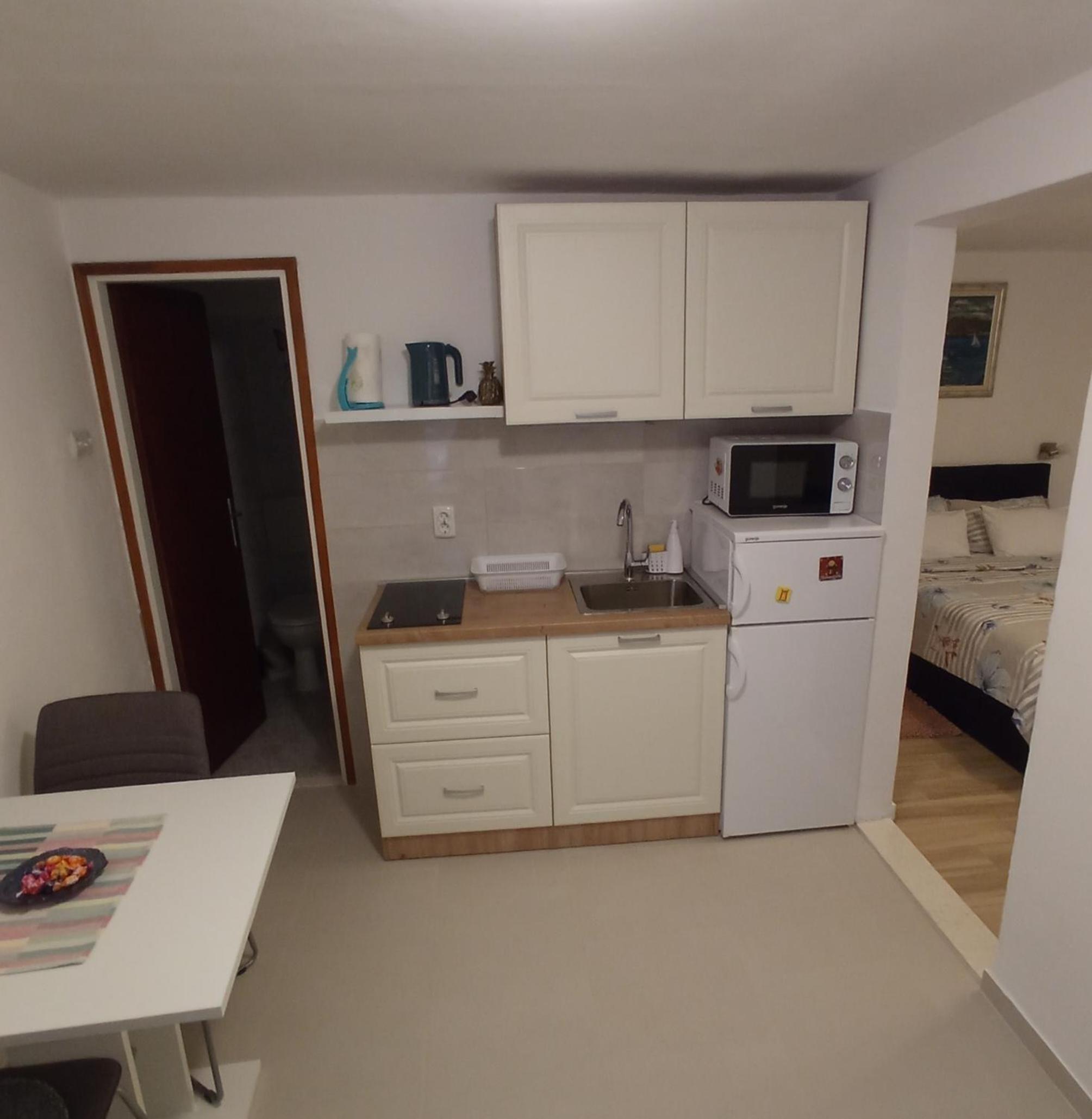 Studio Apartment photo 3