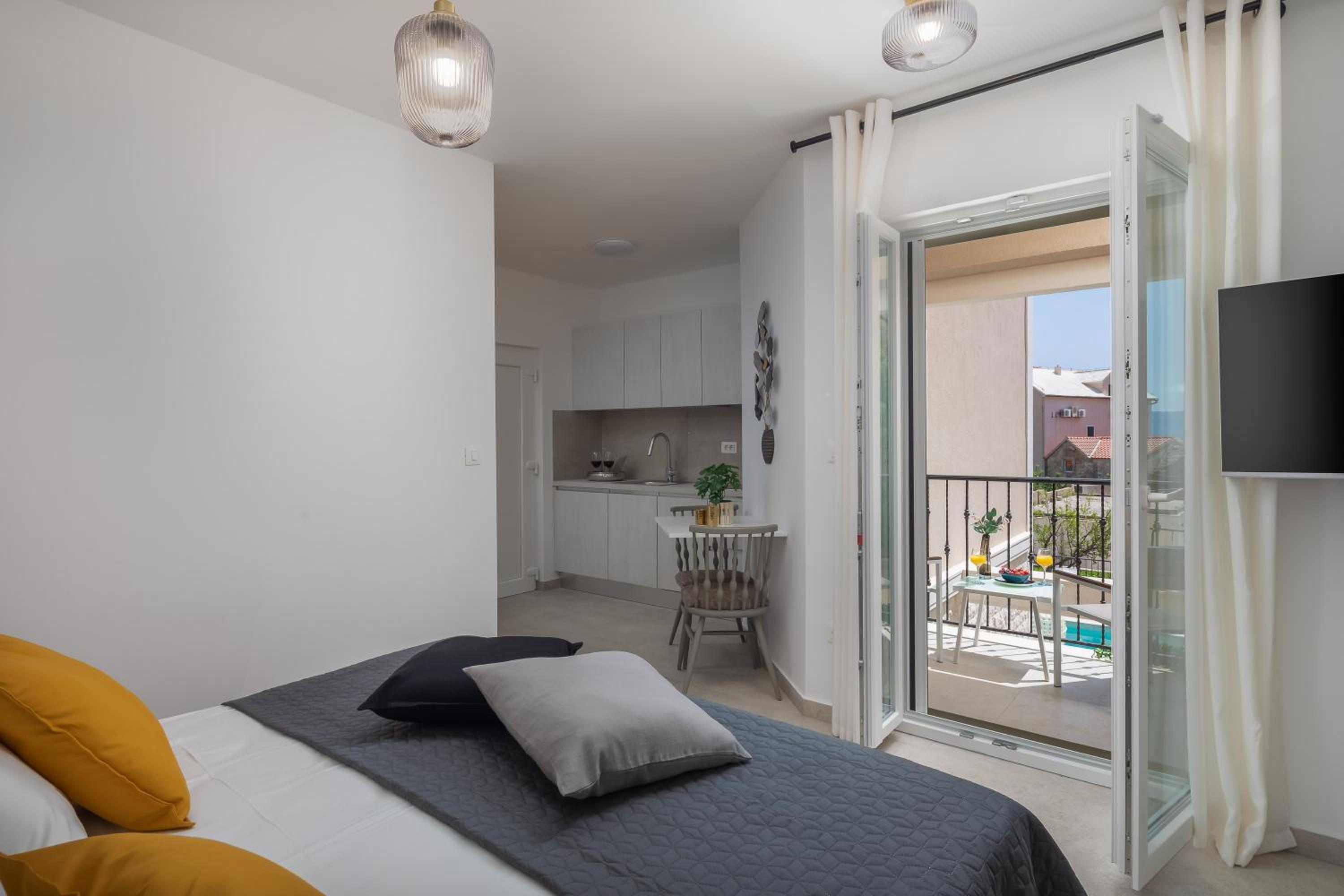 Studio Apartment
