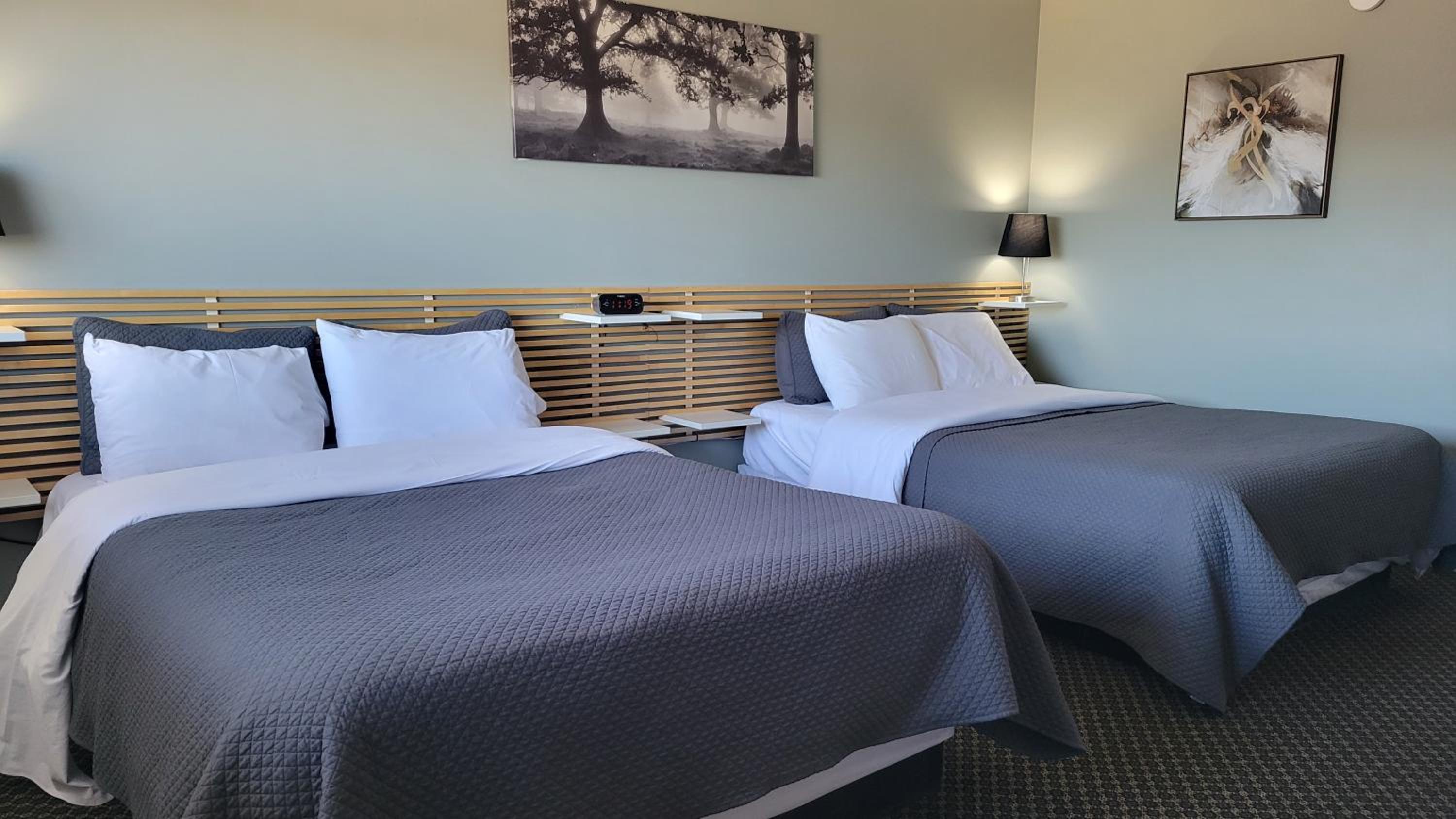 Room with Two Queen Beds photo 2