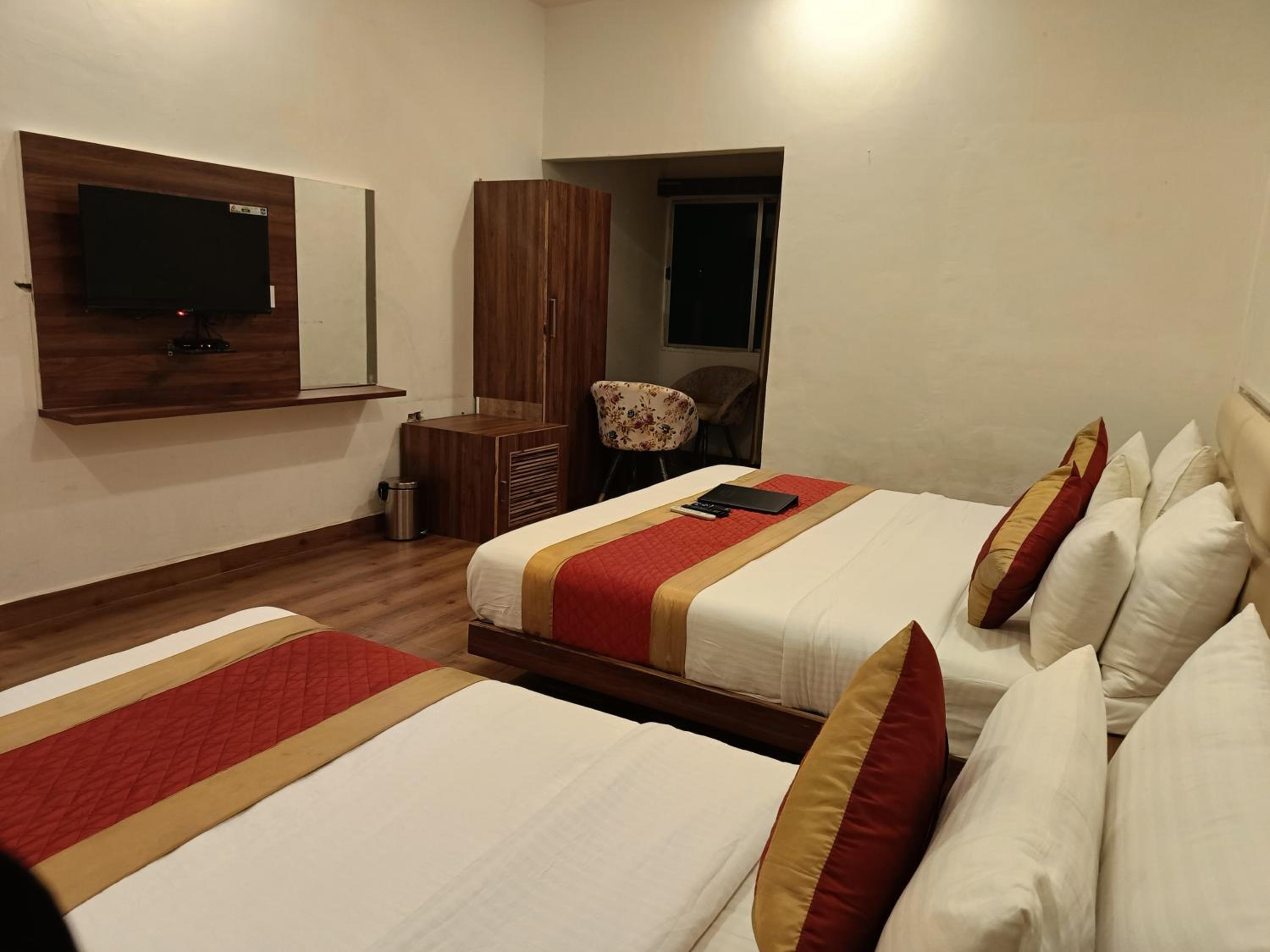 Deluxe Triple Room - Photo 1