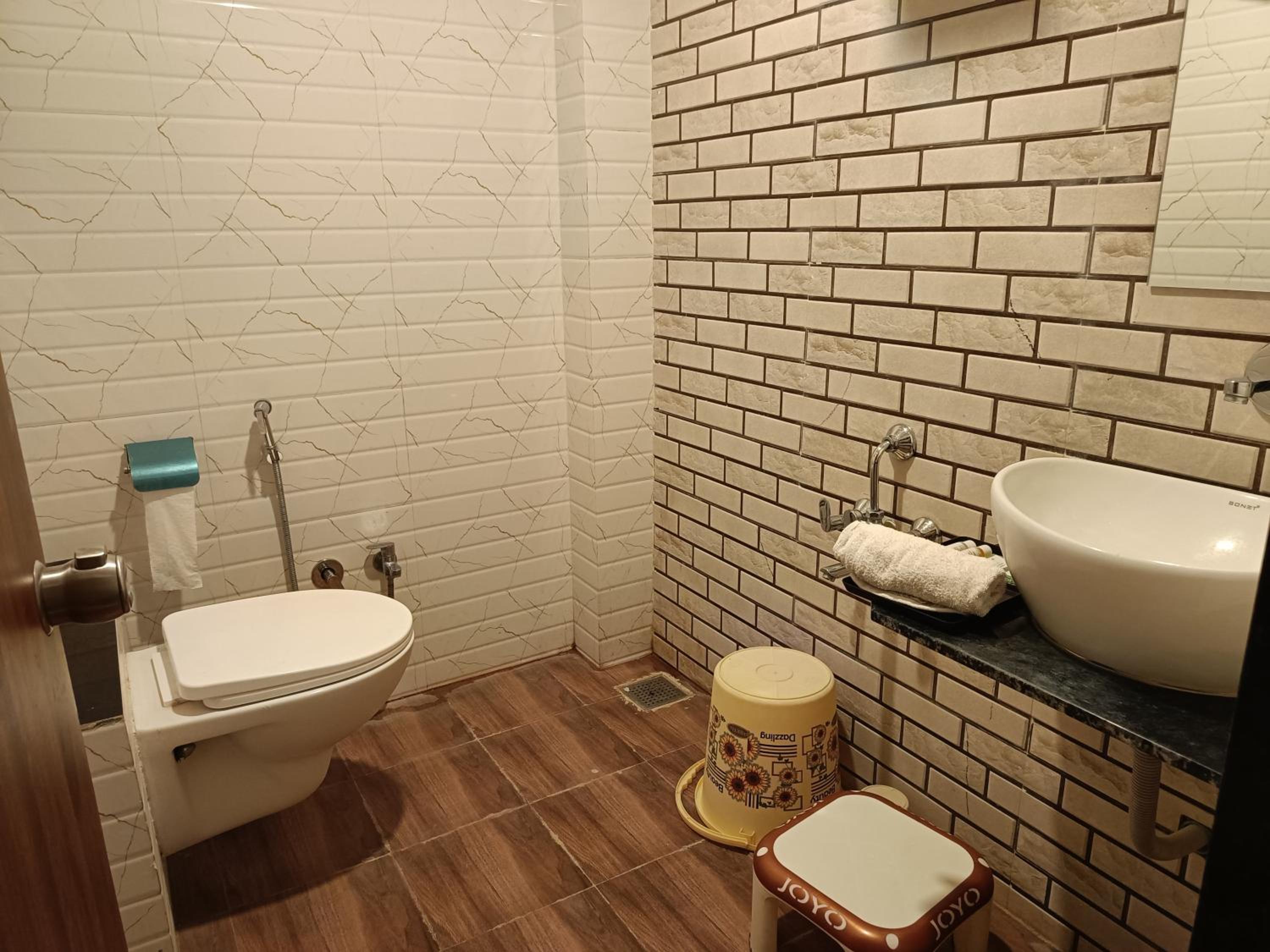 Deluxe Triple Room - Photo 11
