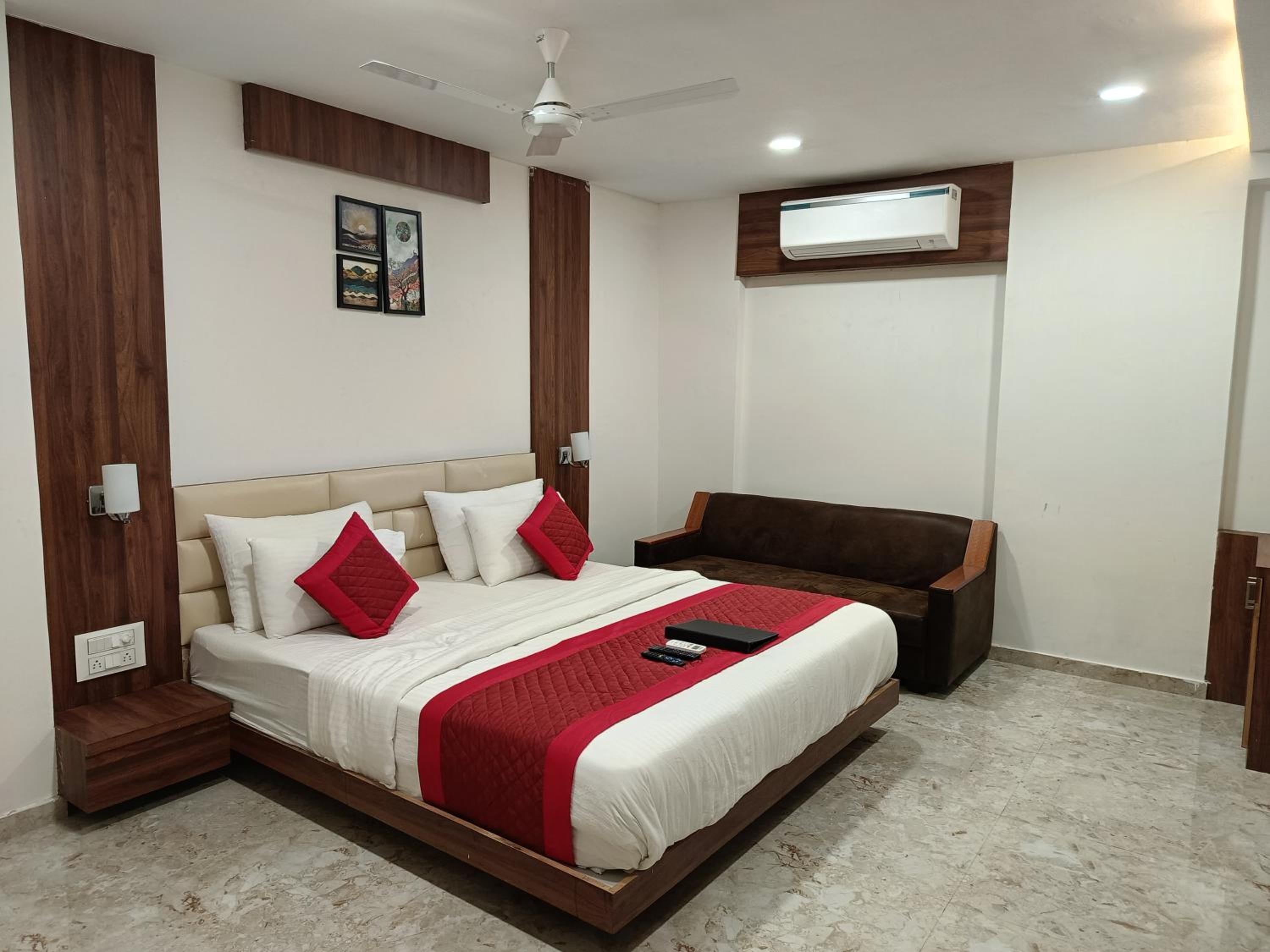 Suite with Balcony photo 3