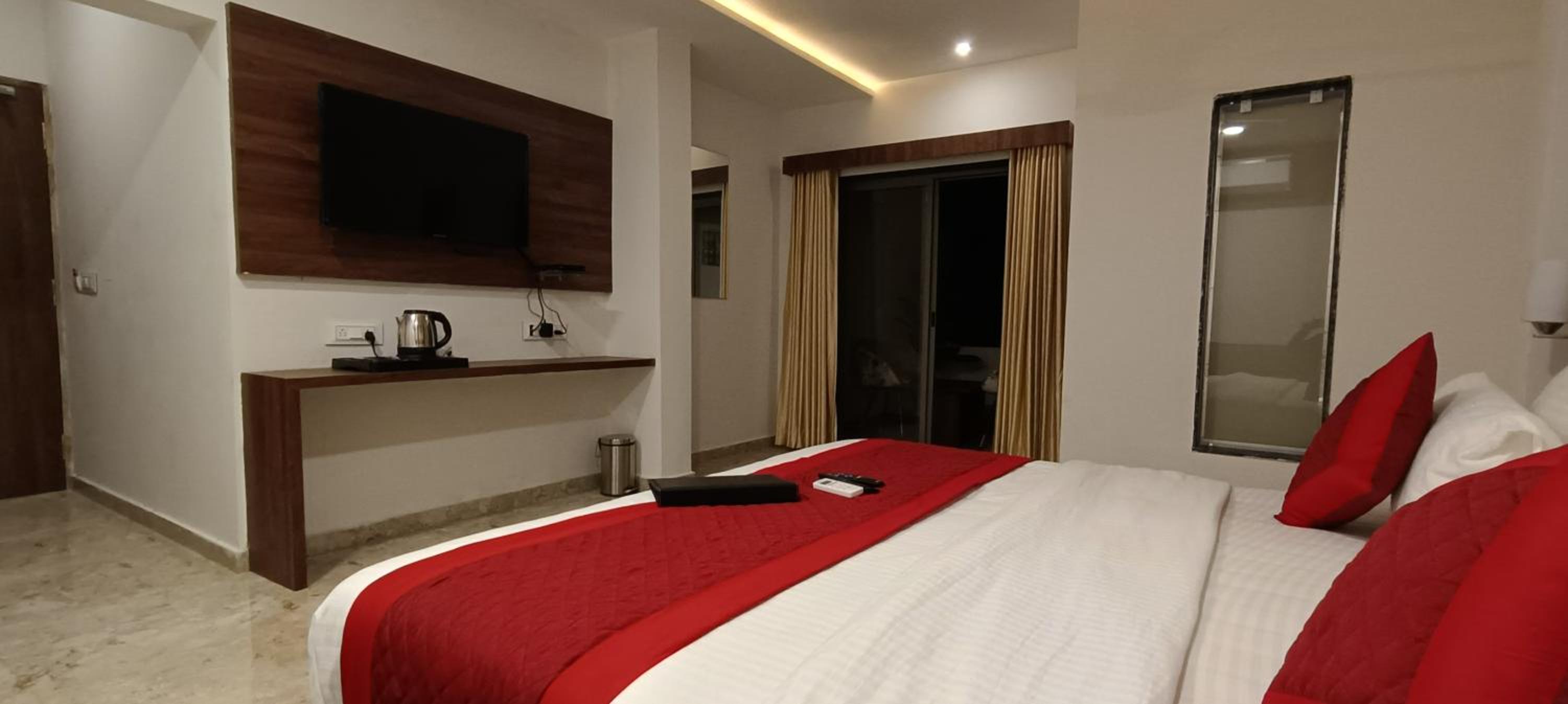 Suite with Balcony photo 2