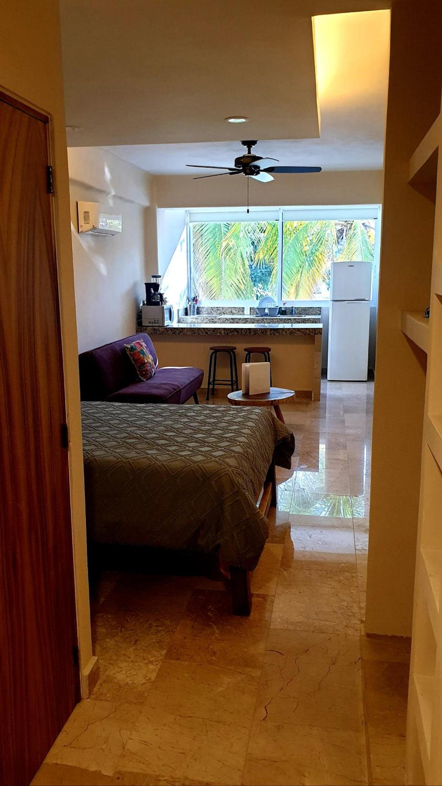 Studio Apartment photo 1