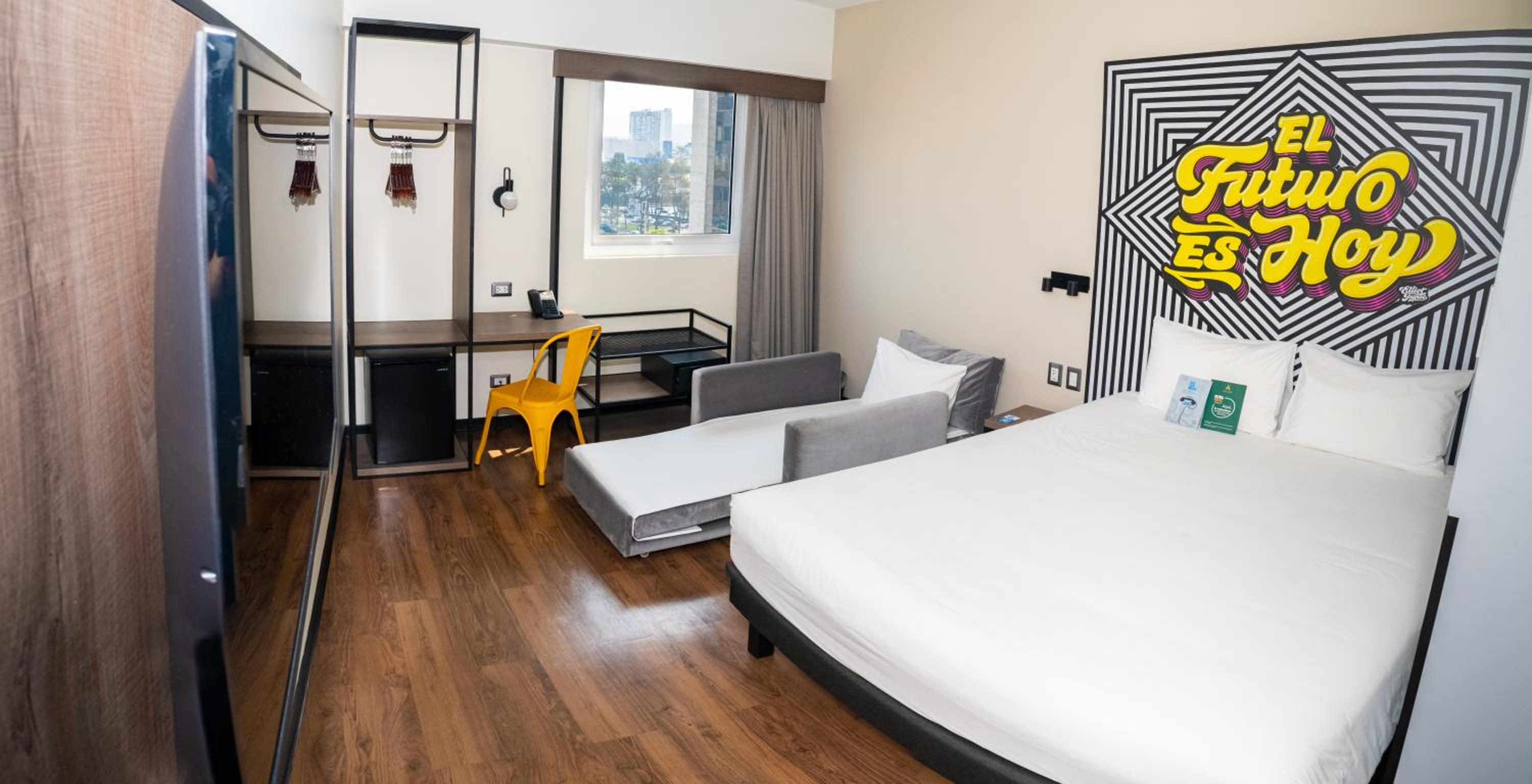 Standard Room with One Double Bed and One Single Bed - Photo 3