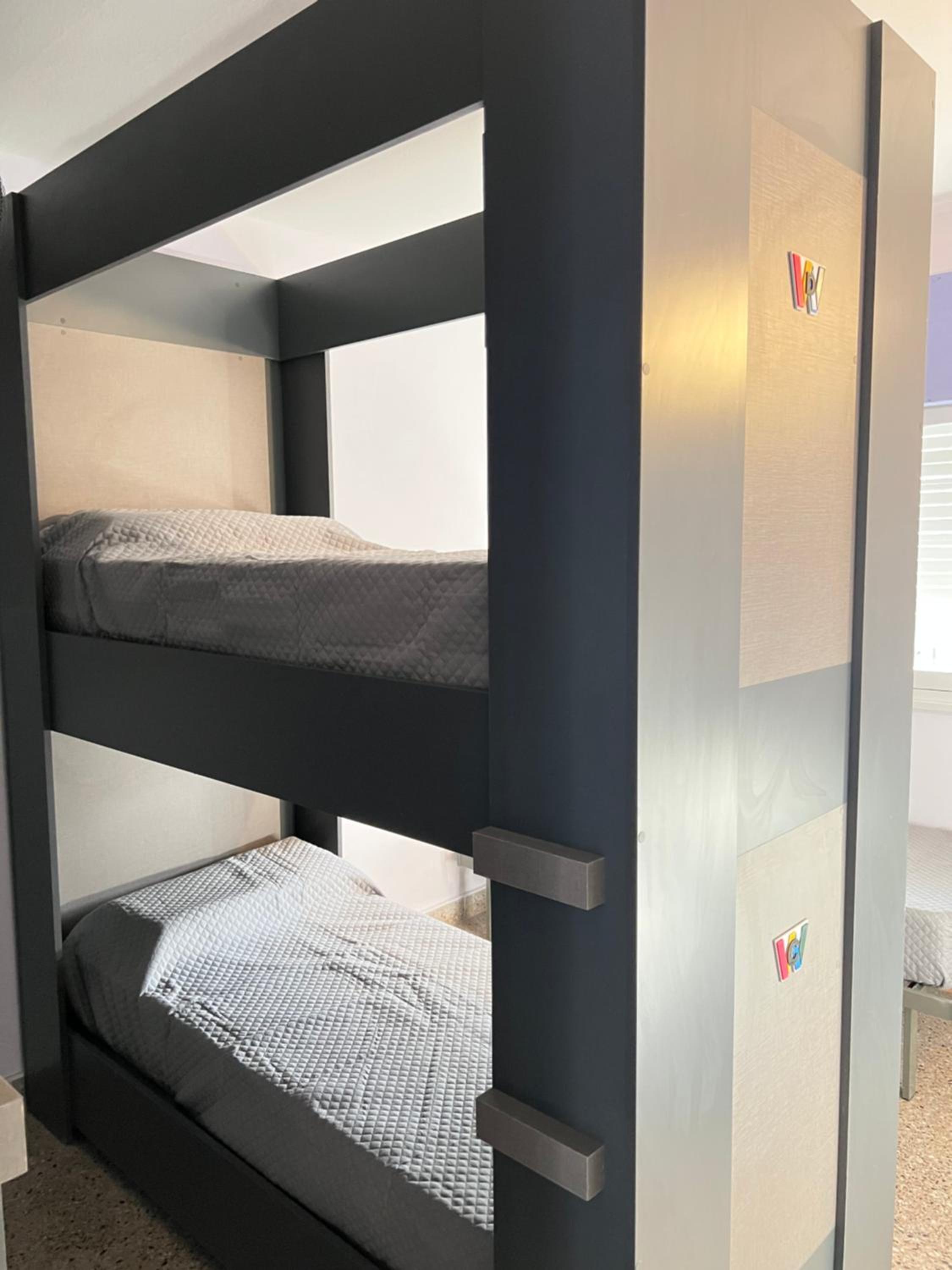 Bed in 10-Bed Mixed Dormitory Room photo 2