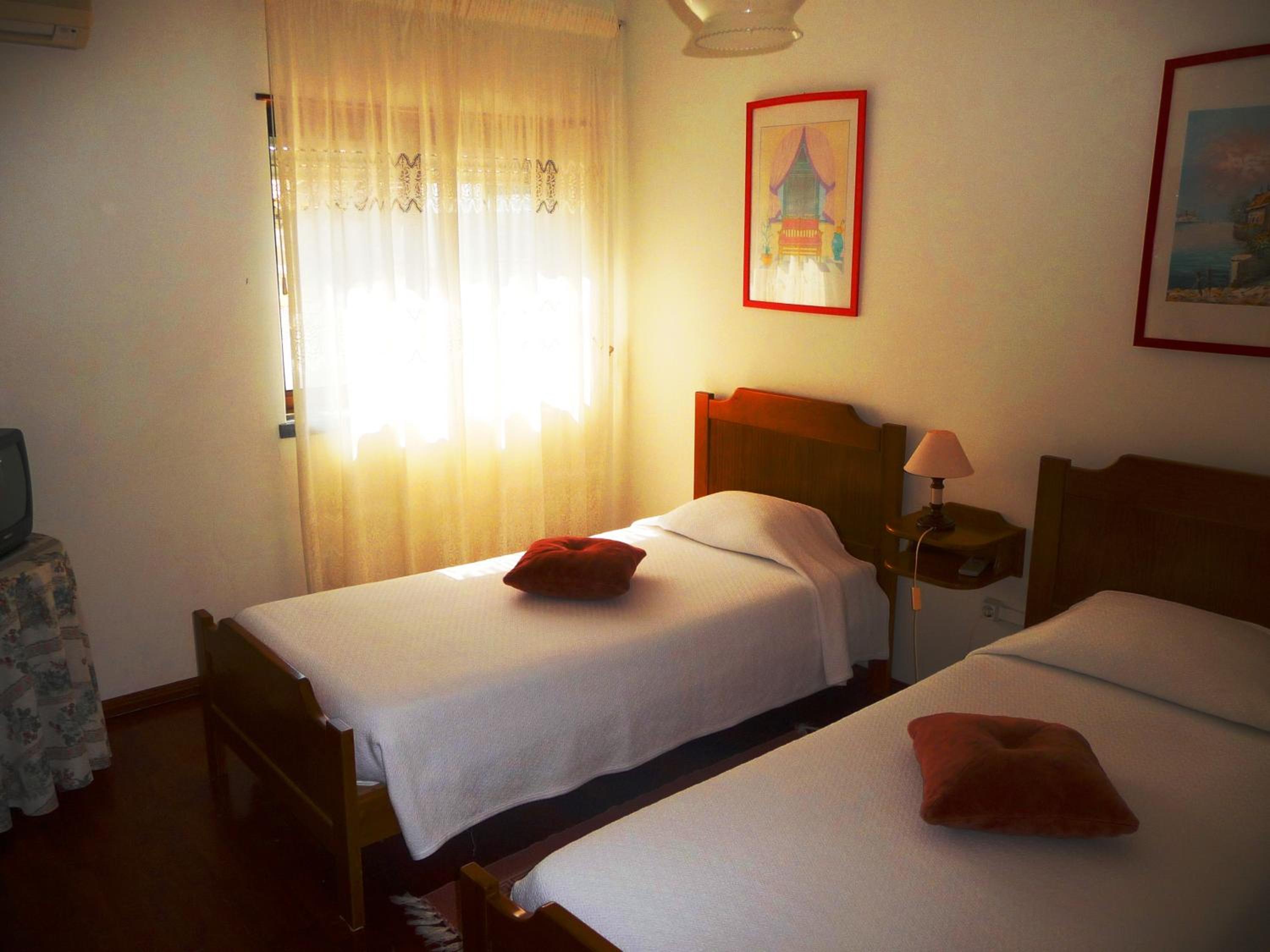 Twin Room - Photo 4