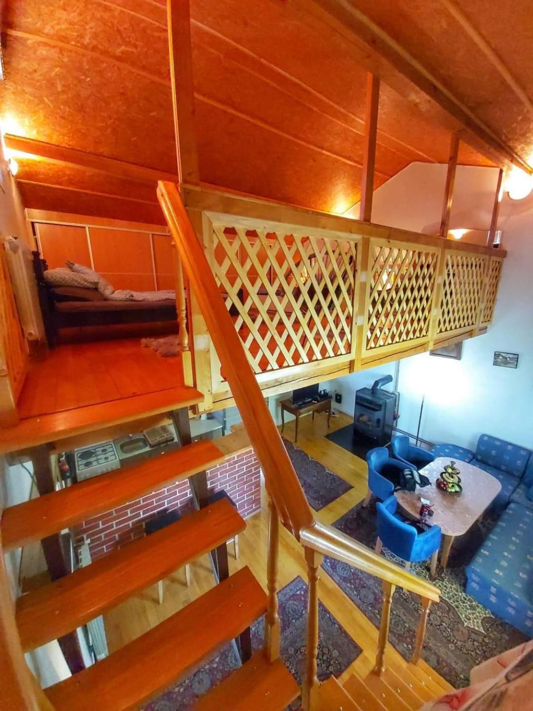 One-Bedroom House photo 1