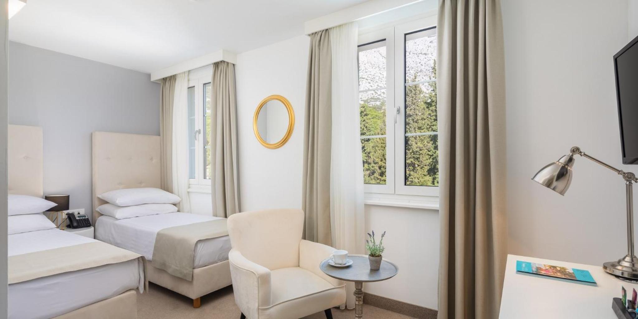 Standard Double Room photo 3