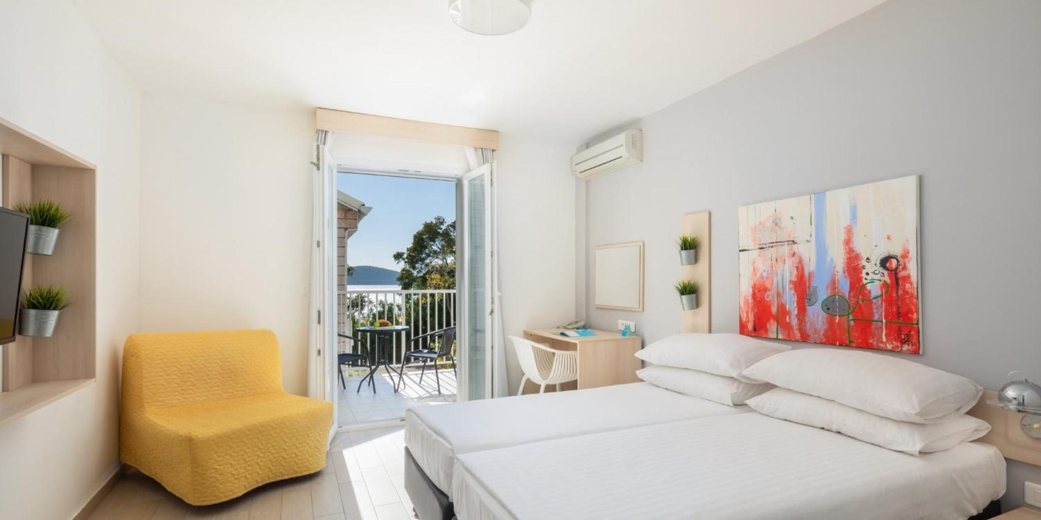 Superior Double Room with Seaside Balcony  - Photo 1