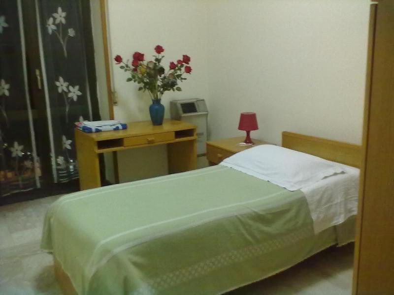 Single Room with Shared Bathroom photo 1