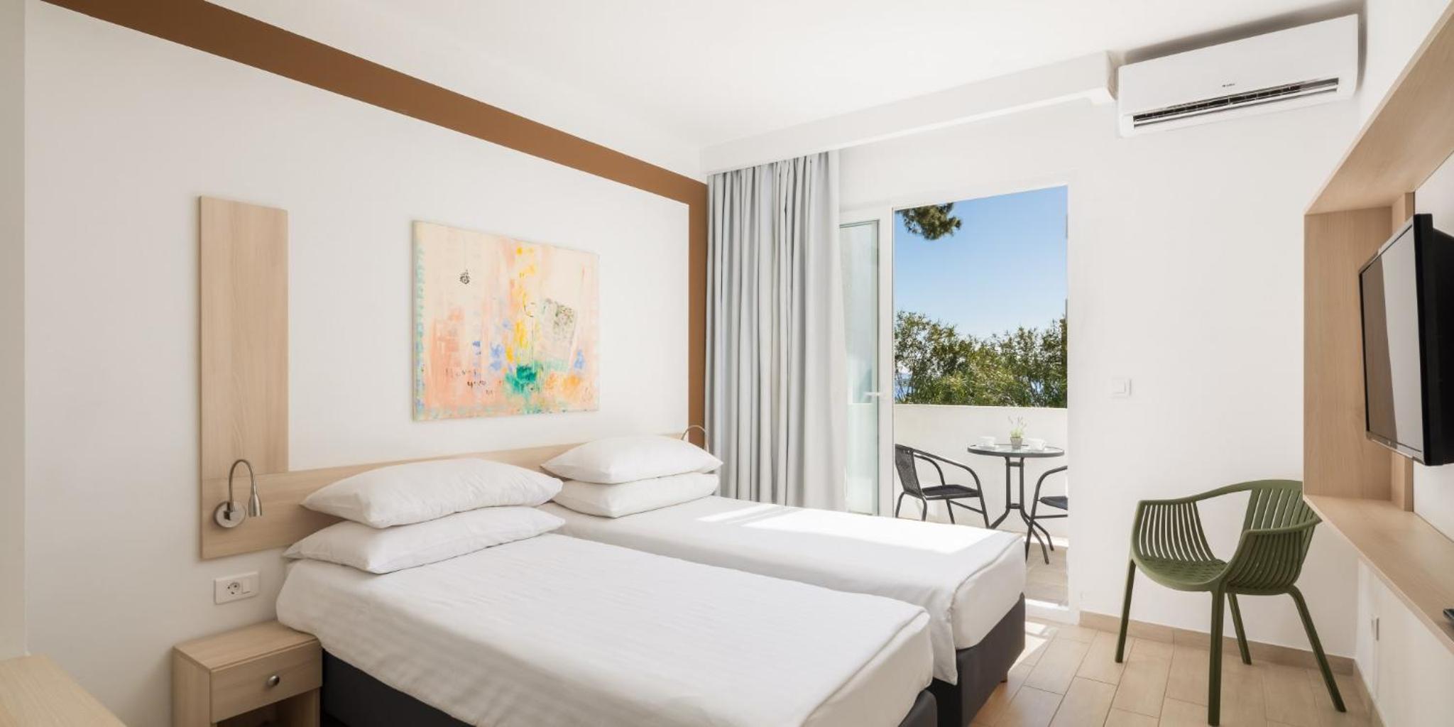 Comfort Double Room with Balcony - Photo 1