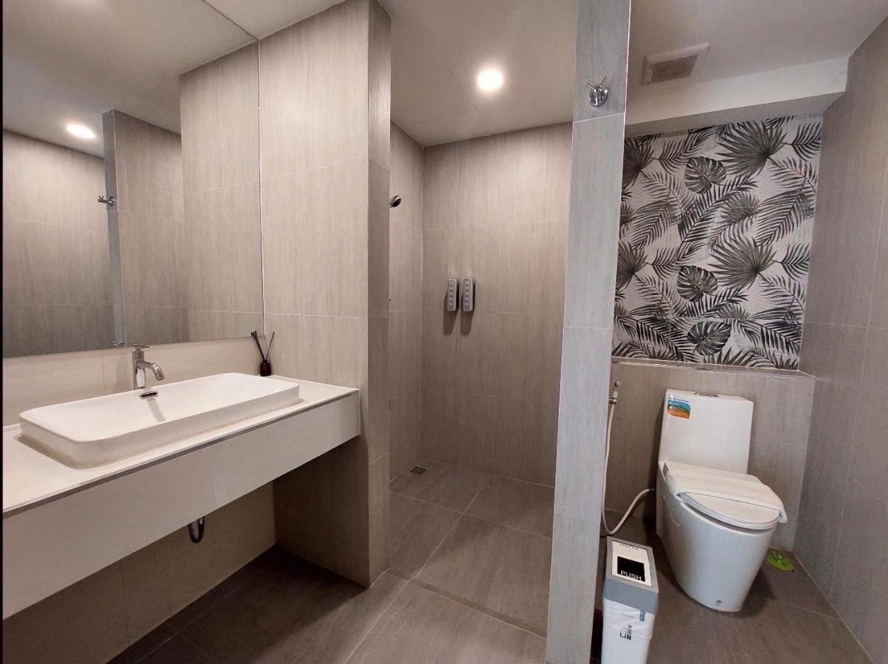 Superior King Room - Photo 7